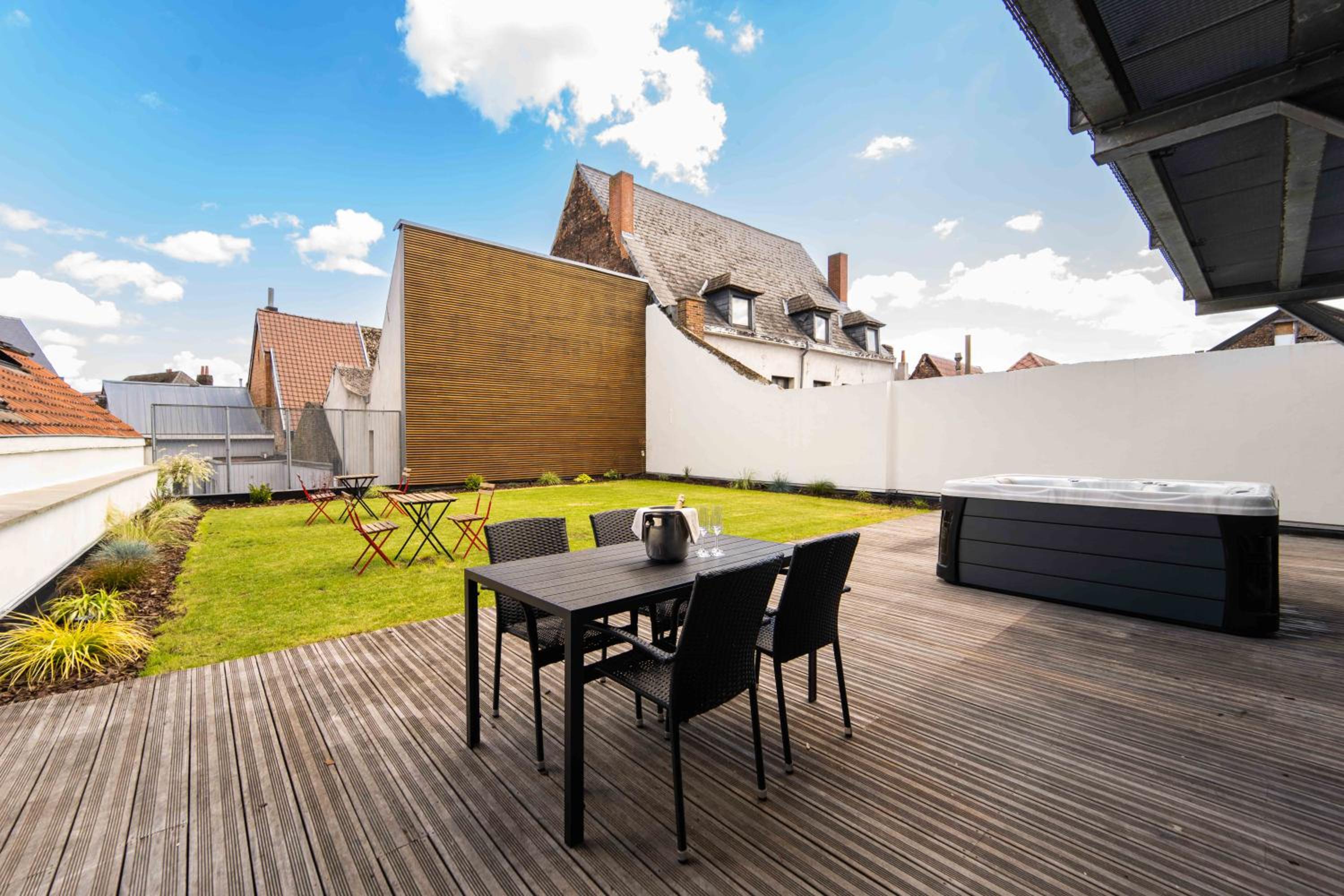SPA & Garden - Luxury Private Apart' Mons Center view 3