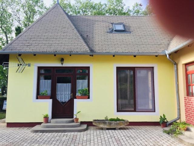 Erika Apartman