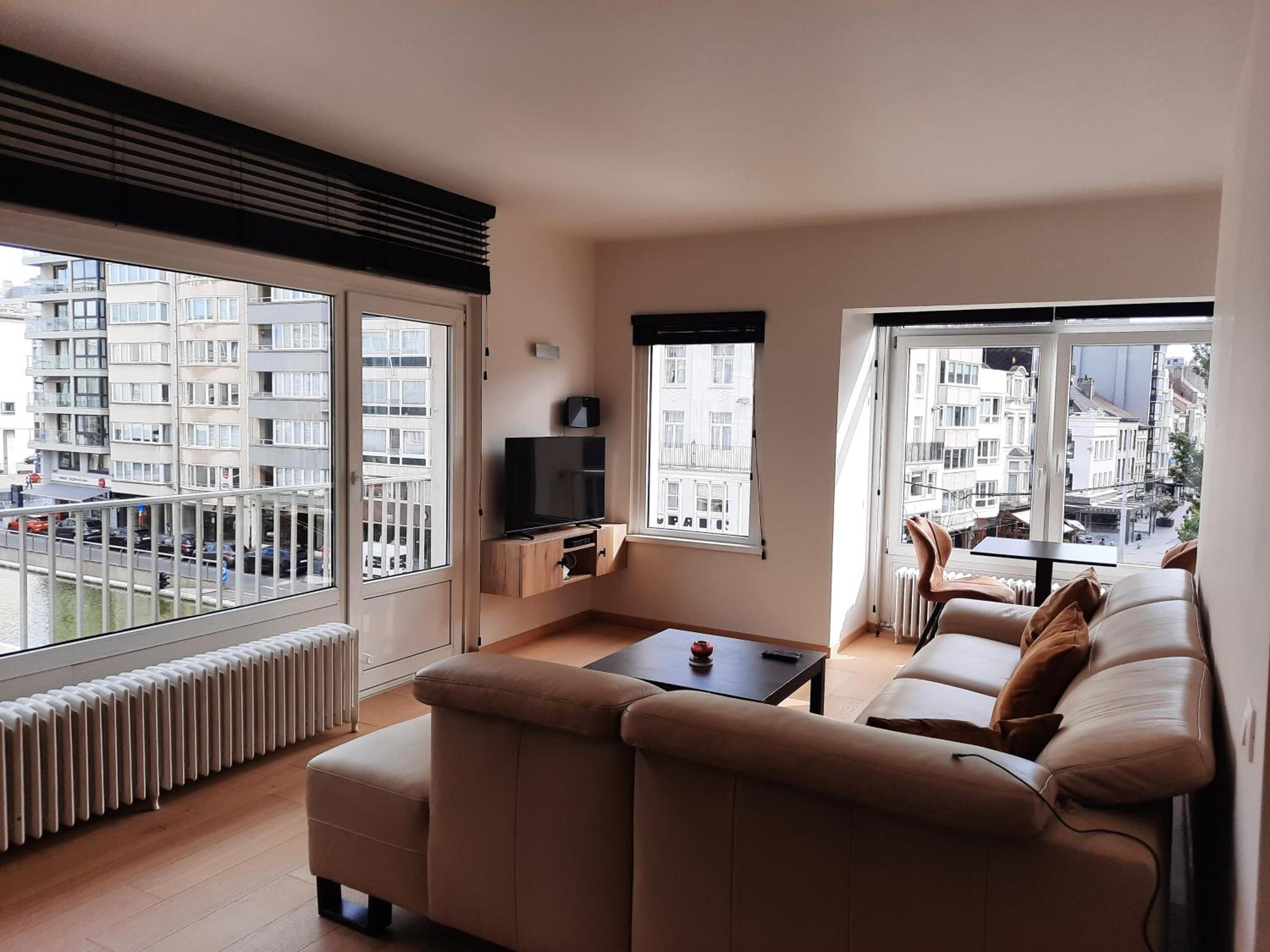 Lichtrijk en comfortabel hoekappartement met gratis parking en zeer centraal gelegen - Comme Chez Soi view 4