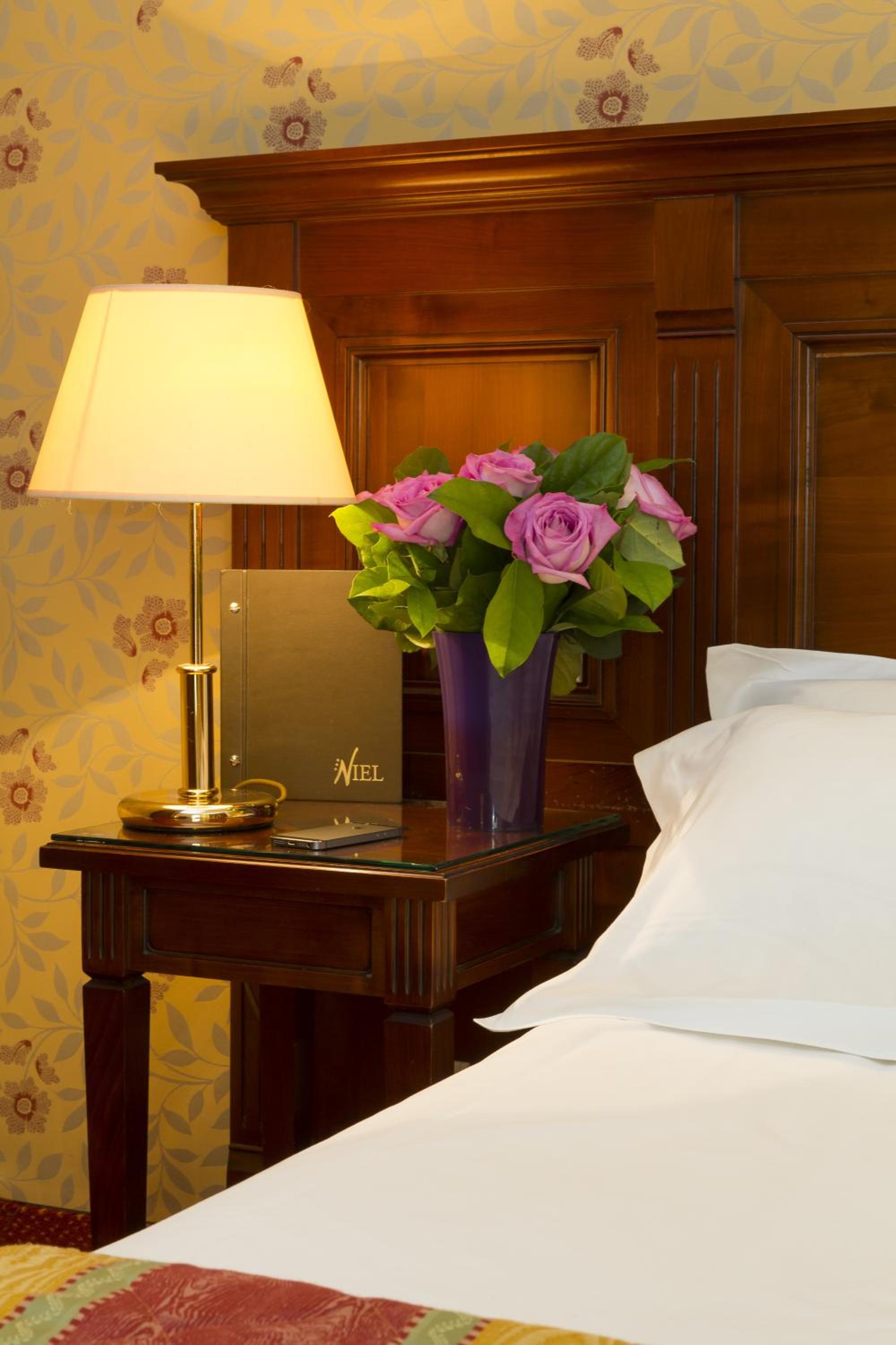 Elysees Niel Hotel