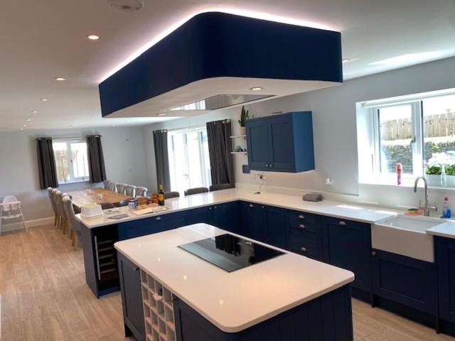 Shackled-Am-Not - Luxury home sleeps 8 with hot tub and games room North Cornwall view 4