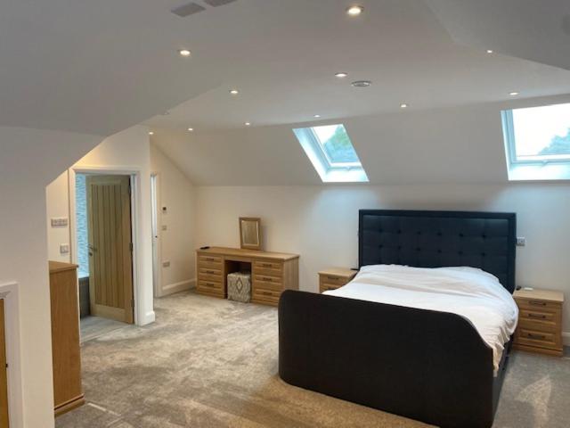 Shackled-Am-Not - Luxury home sleeps 8 with hot tub and games room North Cornwall view 2
