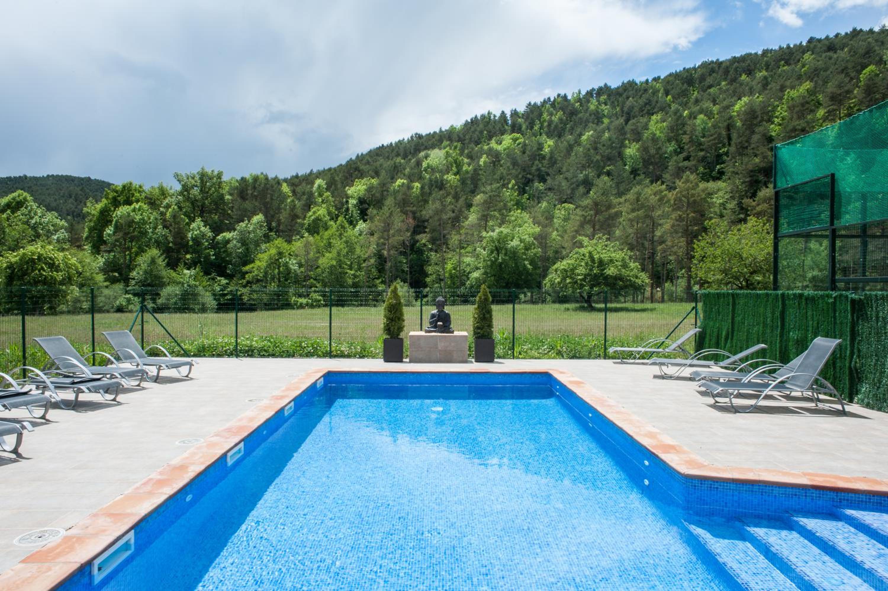 Mas La Riera view 5
