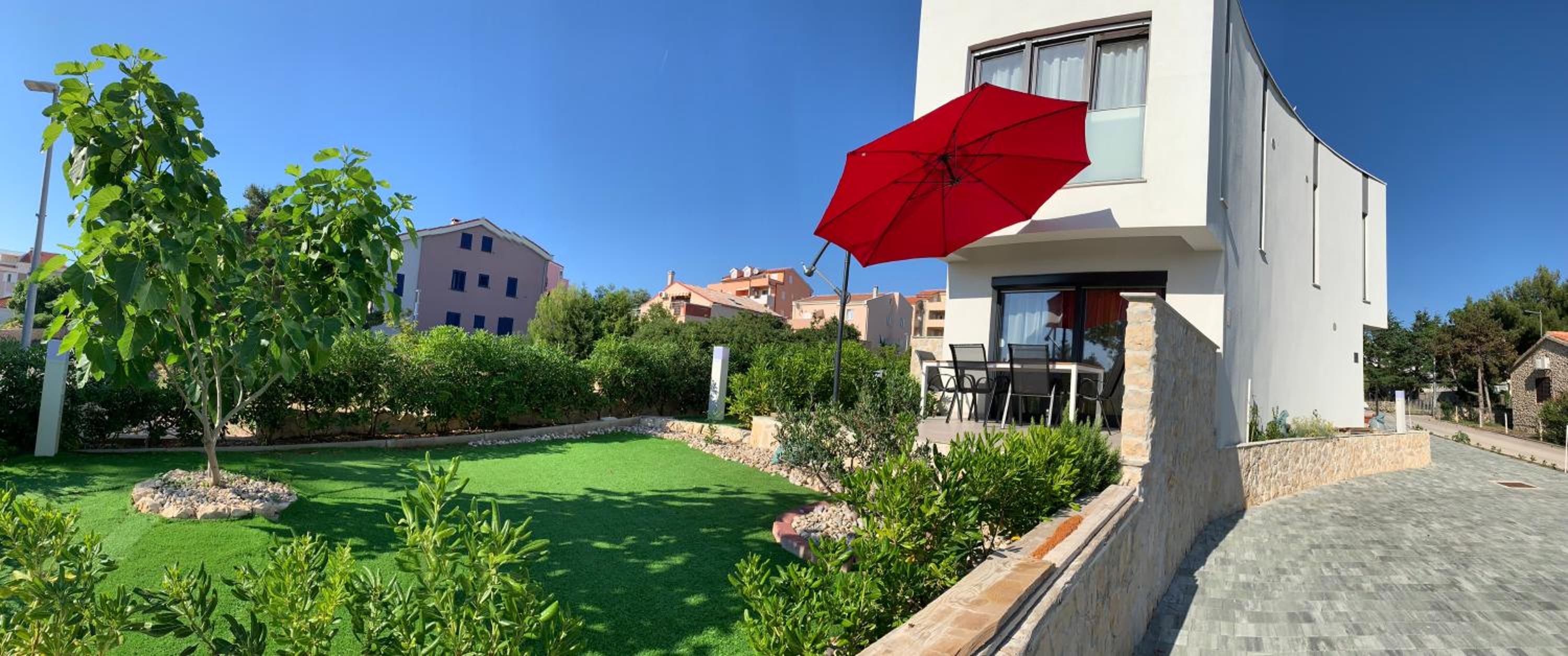 Legacy apartment 1 with privat jacuzzi and apartment 2 with BBQ