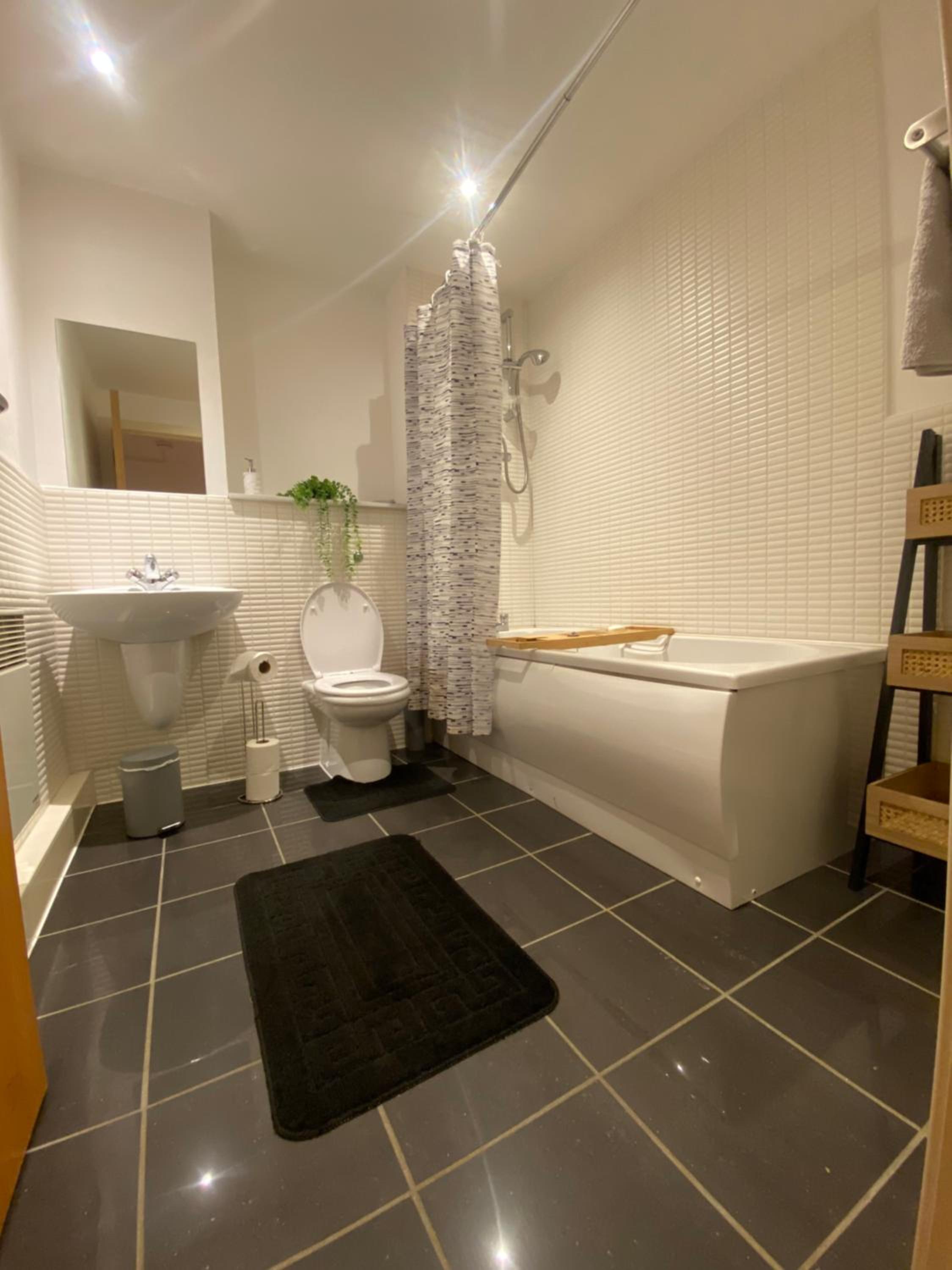 SECC&HYDRO BeAUTIFUL 2BR APARTMENT WITH FREE PARKING