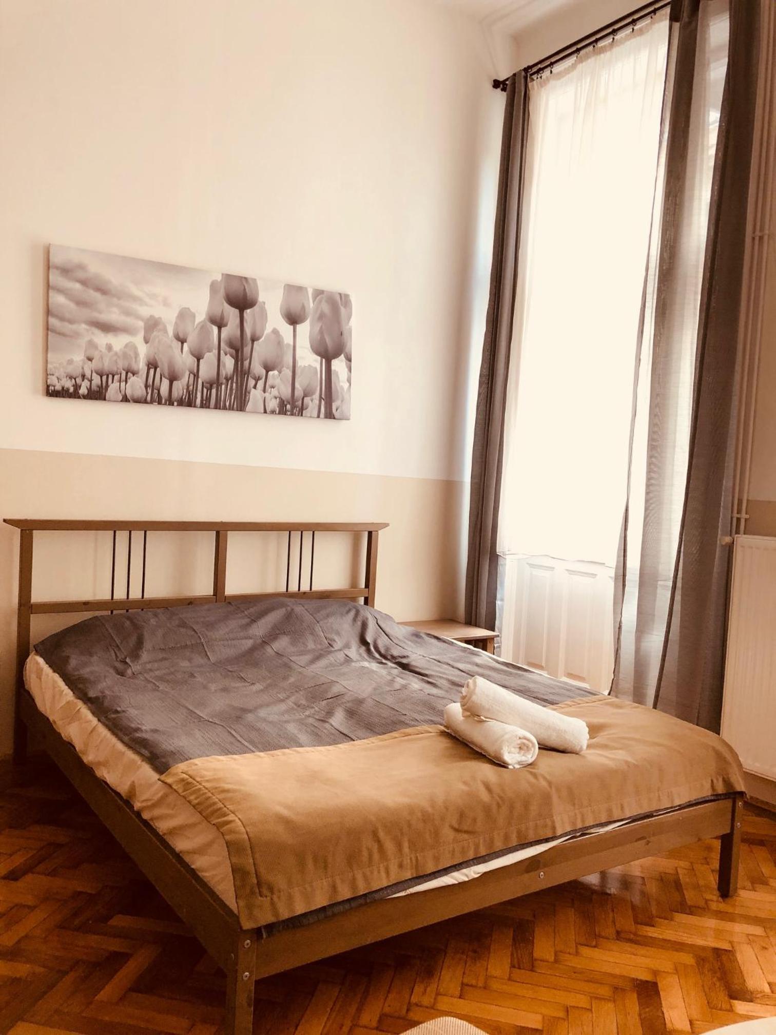 Downtown Apartment view 2