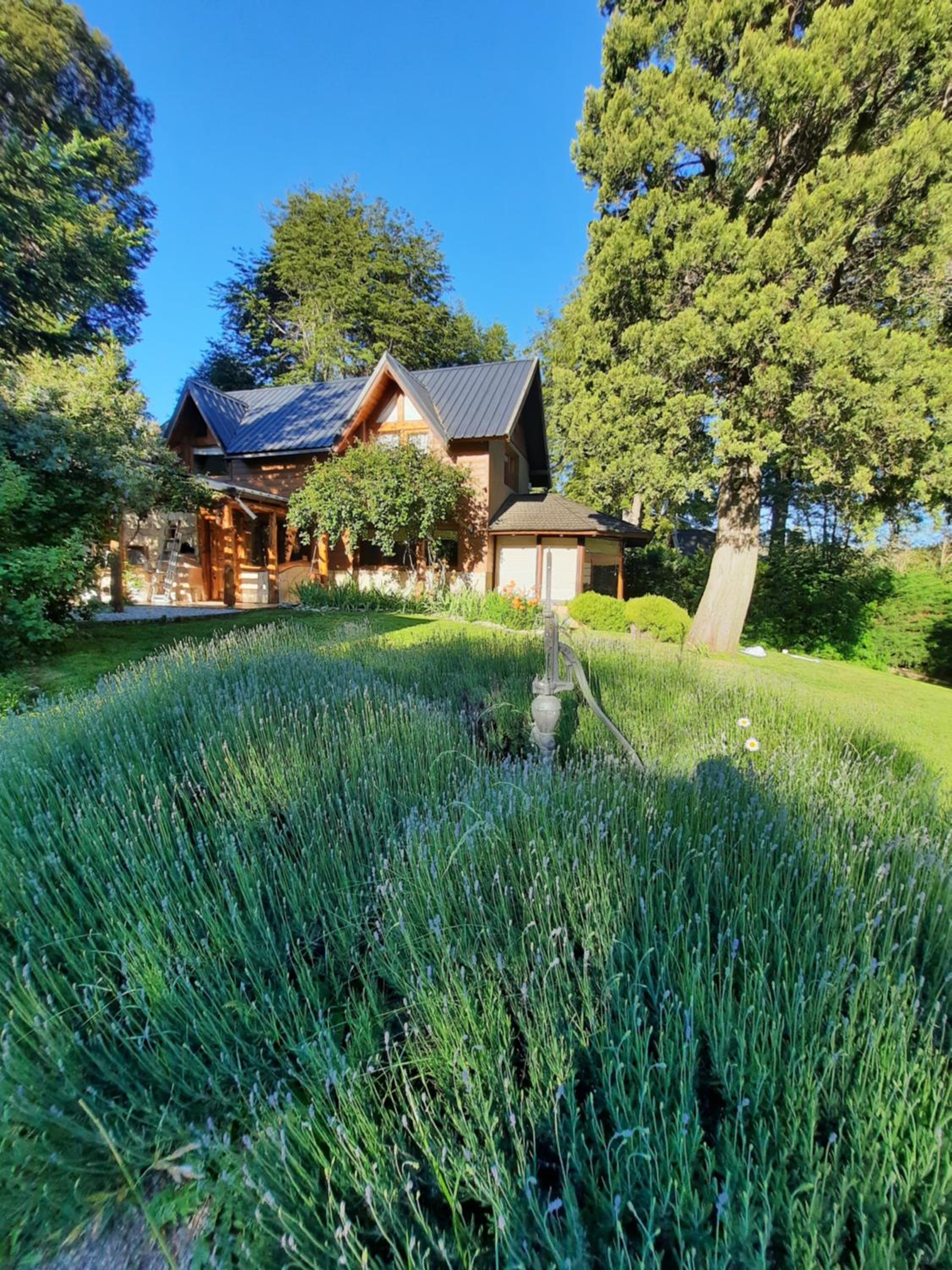 Blackberry Home By AMA,LLao LLao