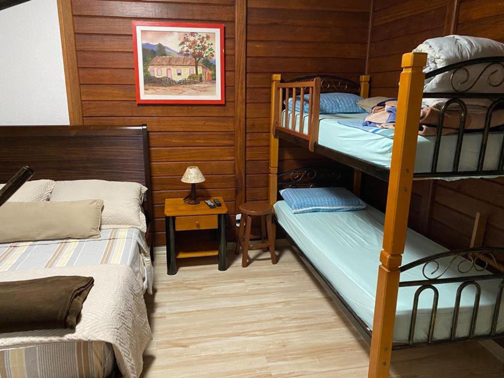 Refúgio de Montanha em Monte Verde para Famílias e Amigos com 4 Suítes