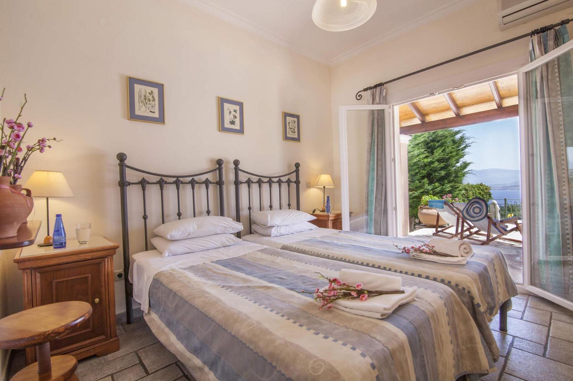 Villa Serpa by Villa Plus photo 4