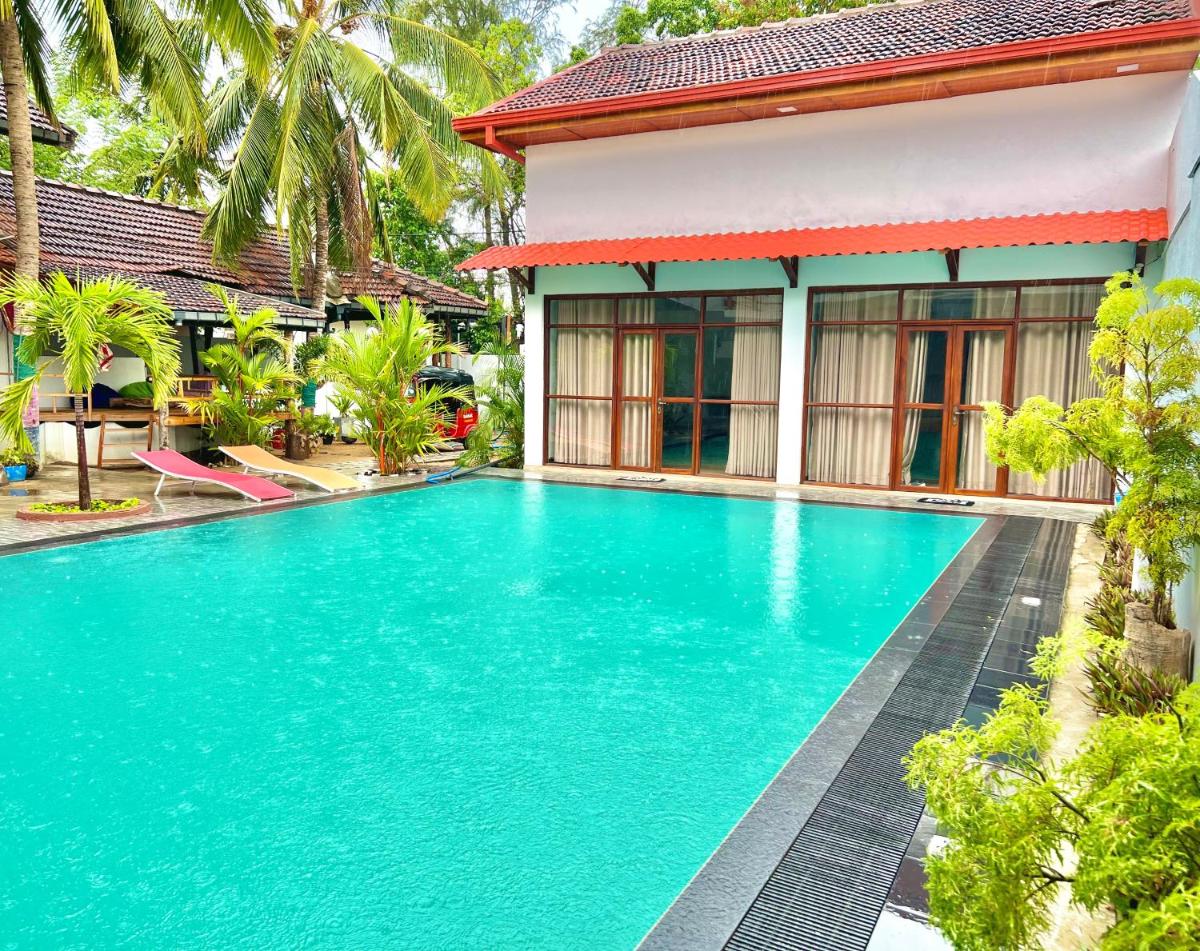 swimming pool