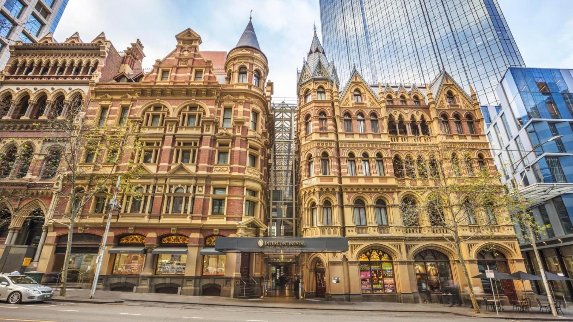 KOZYGURU MELBOURNE CITY EQ TOWER 1 BEDROOM APT WITH CITY SKYLINE VIEW- VME127