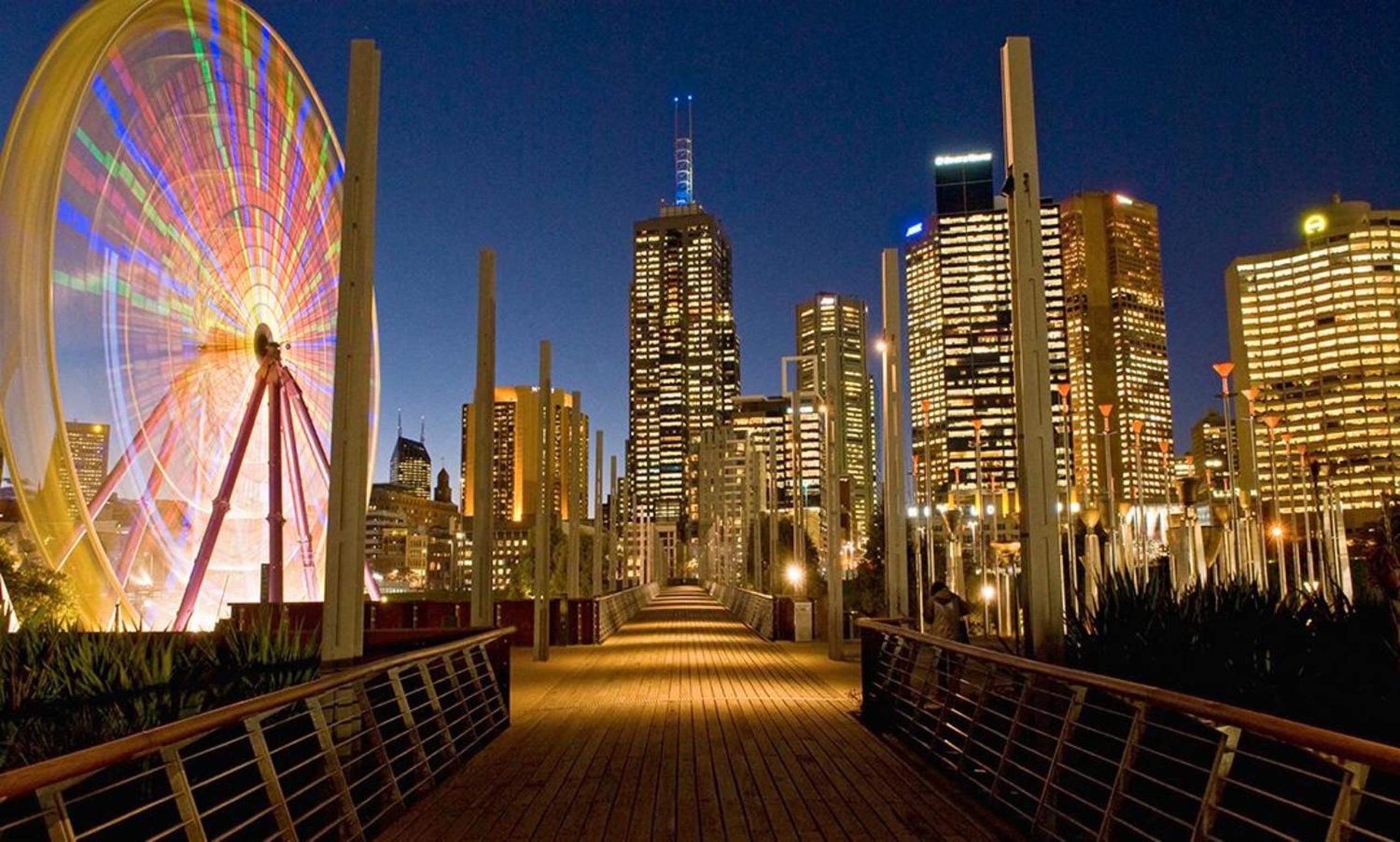 KOZYGURU MELBOURNE CITY EQ TOWER 1 BEDROOM APT WITH CITY SKYLINE VIEW- VME127
