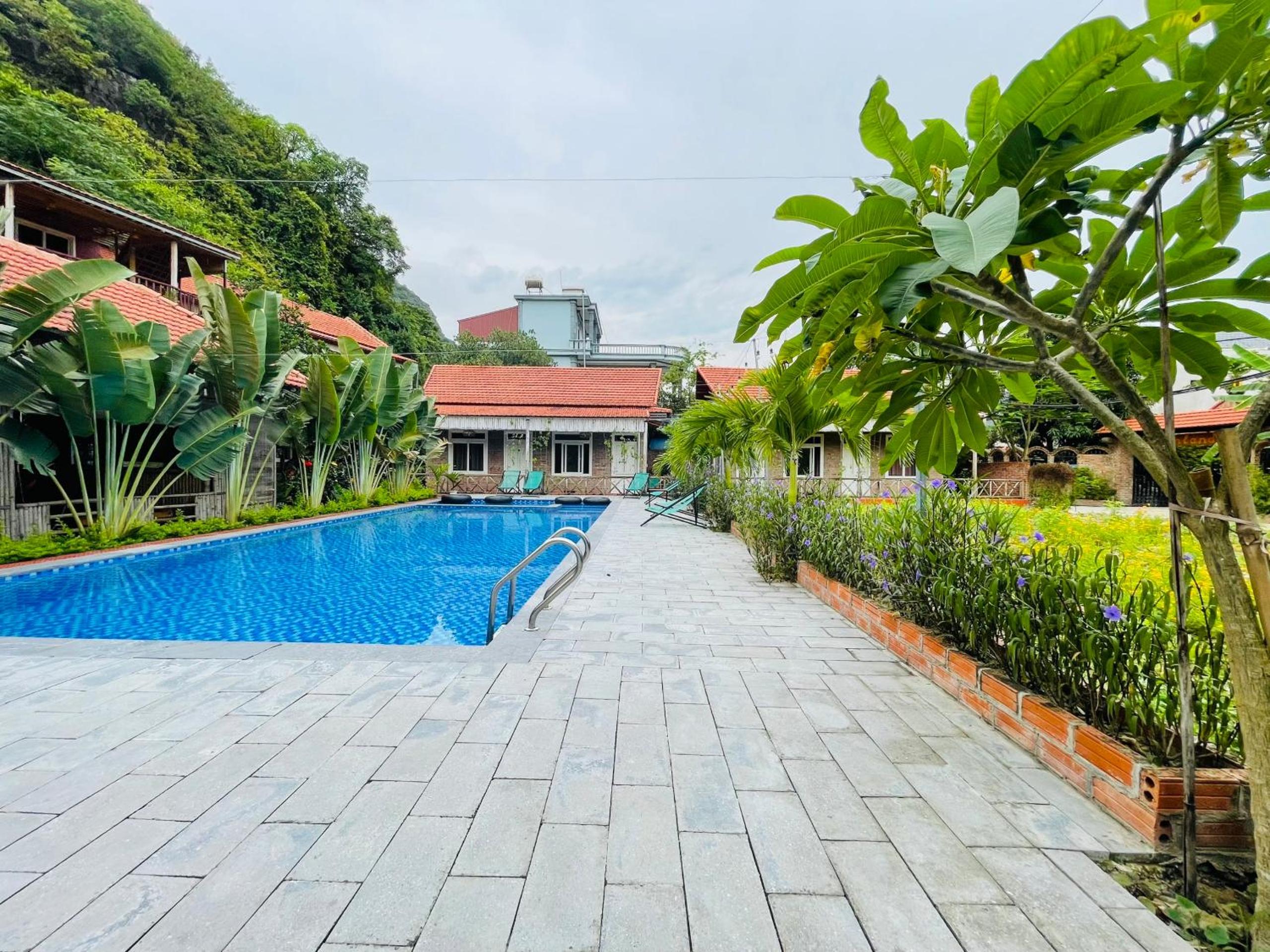 Ninh Binh Mountain Side Homestay & Cafe