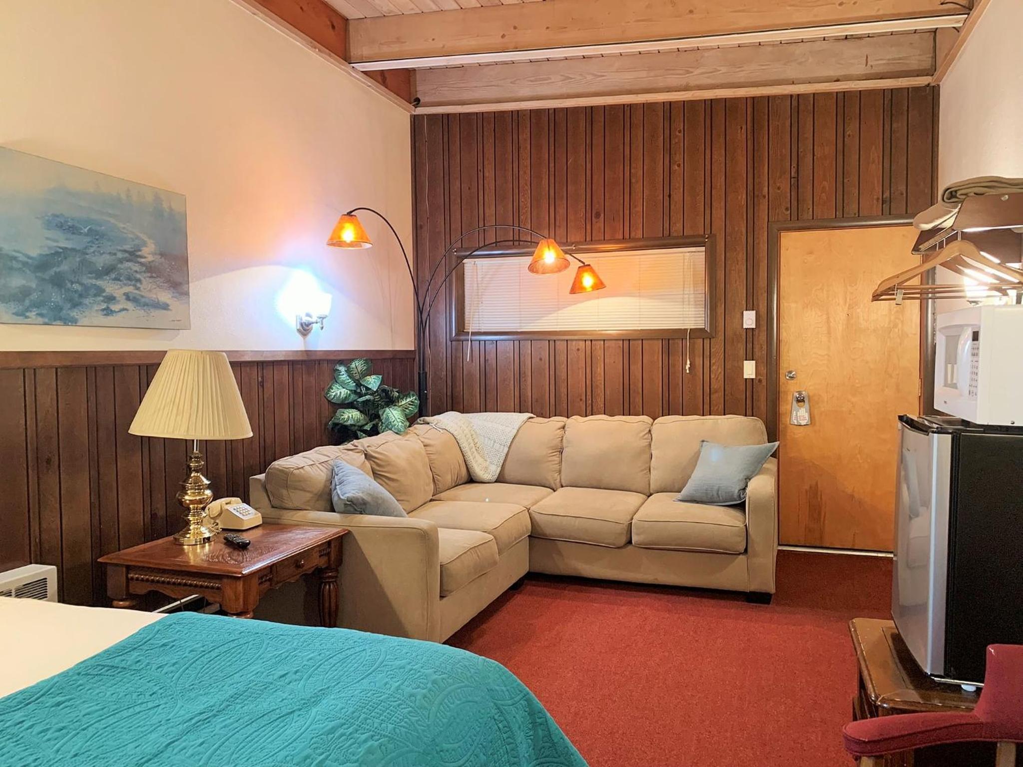 Breakers Boutique Inn