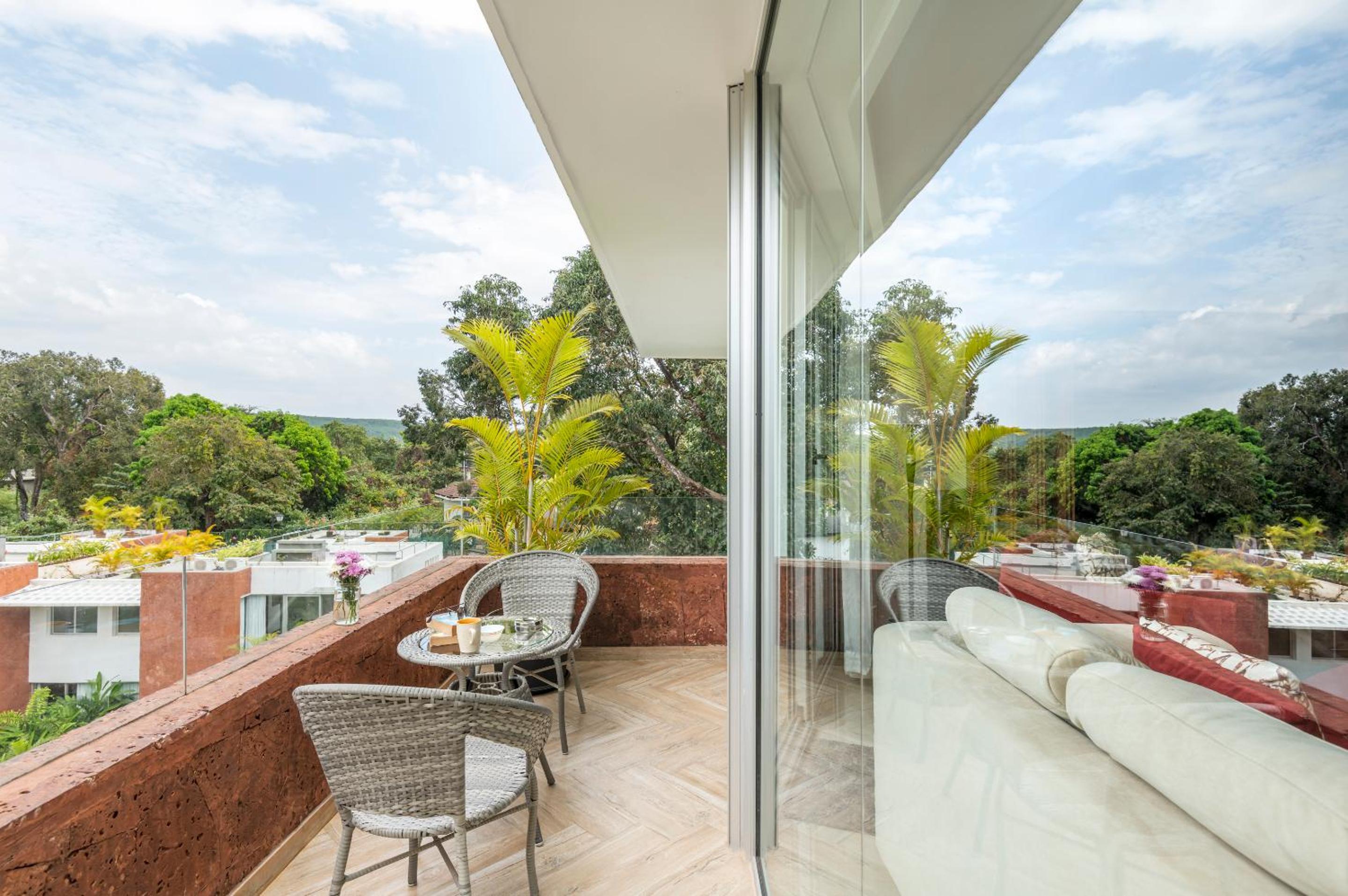 El Sereno by The Blue Kite - 2 BHK Stylish Apartments In Vagator with Garden- 10 minutes drive to Vagator Beach