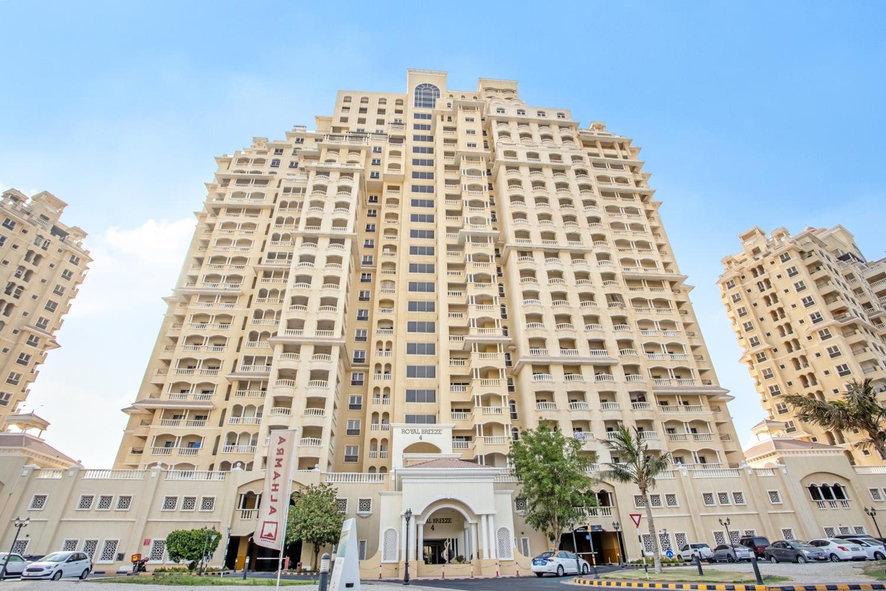 Live and experience a stunning Sea View Studio