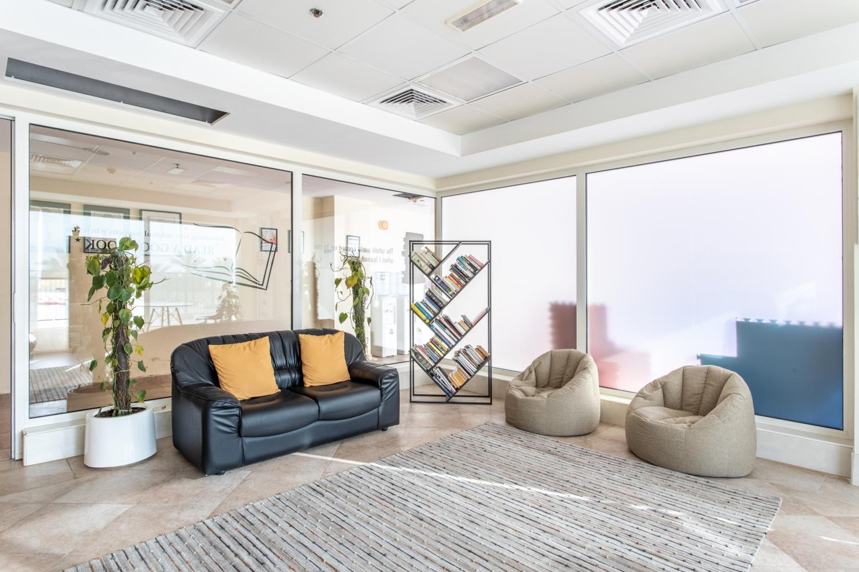 Live and experience a stunning Sea View Studio
