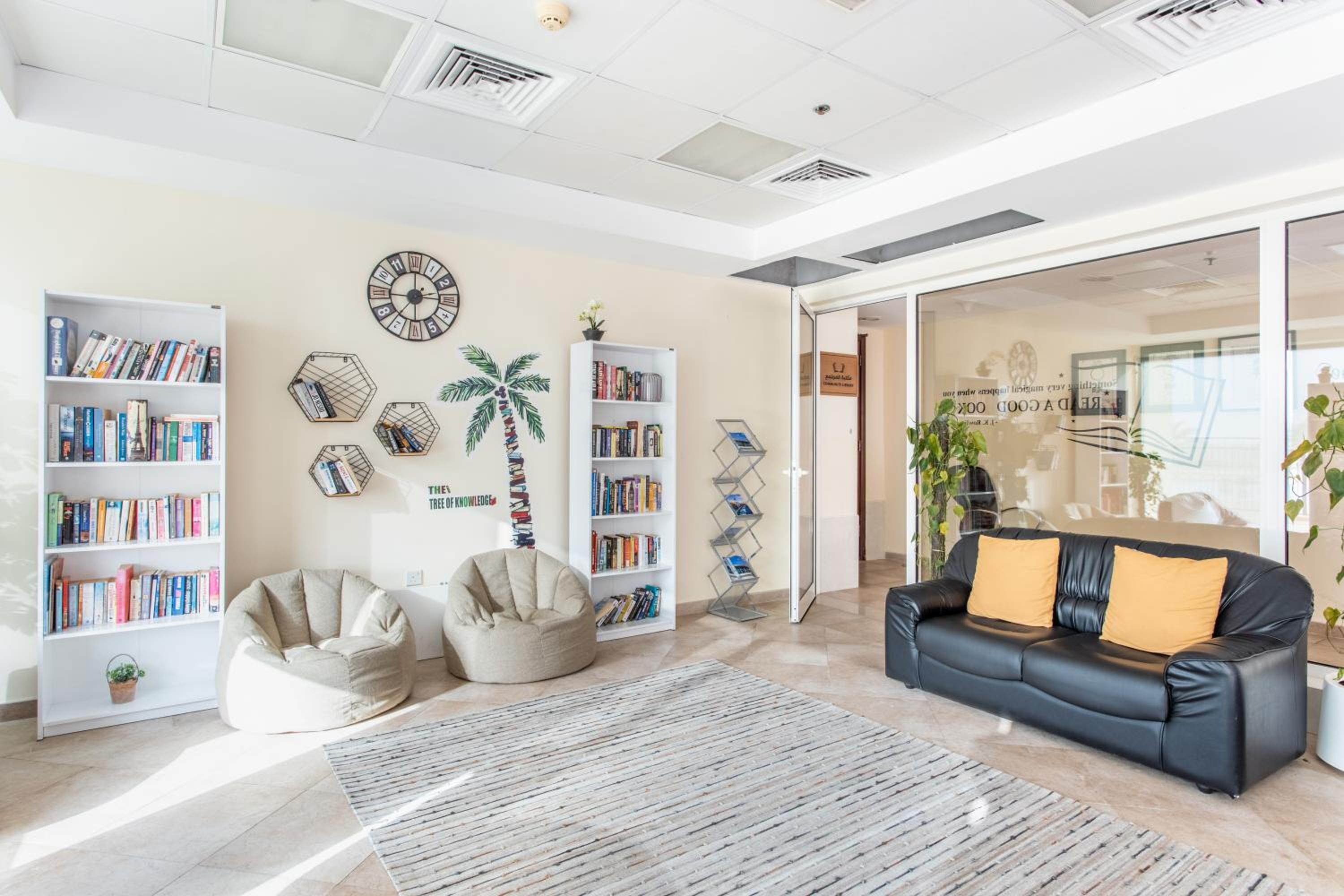 Live and experience a stunning Sea View Studio