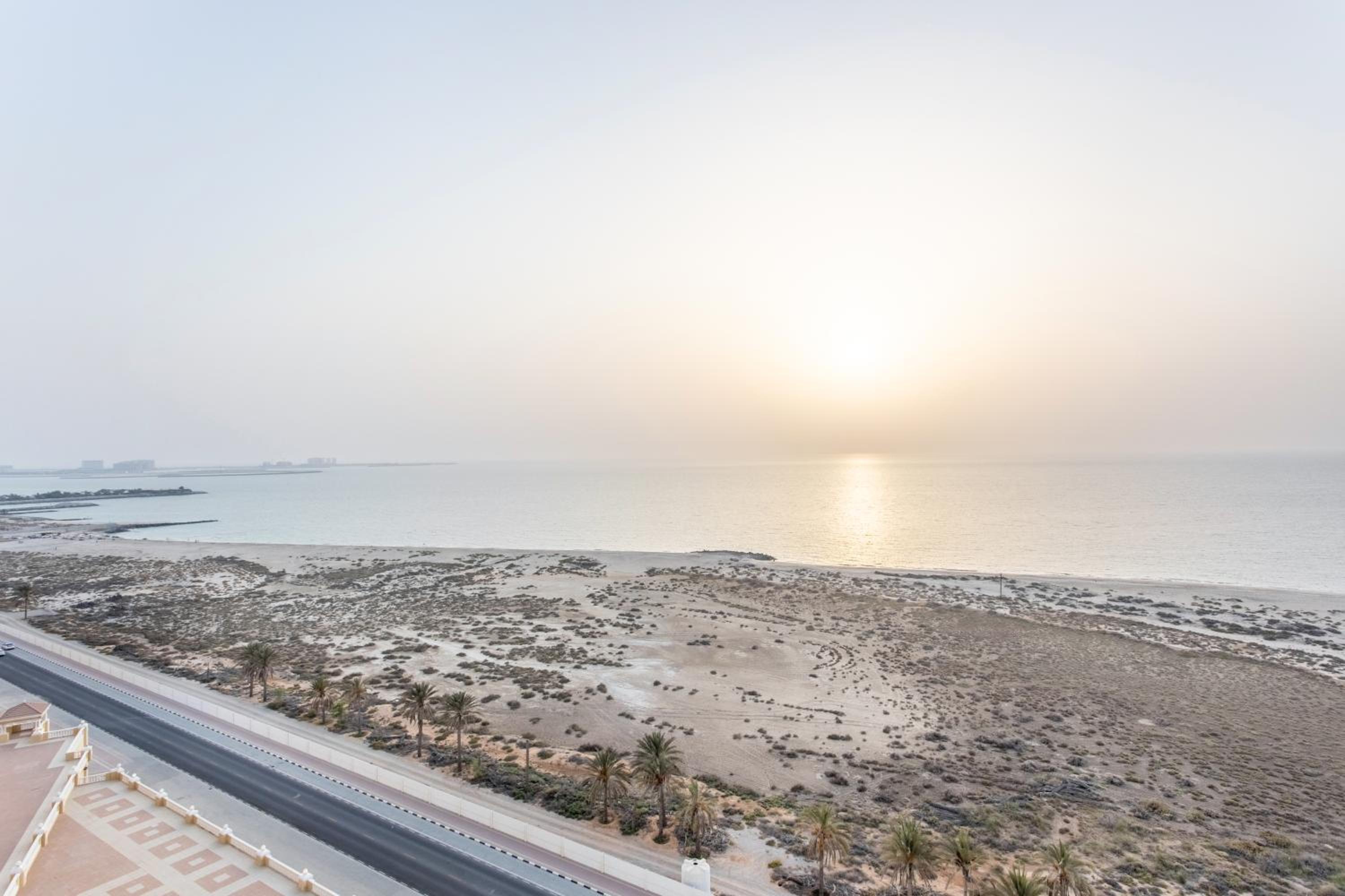 Live and experience a stunning Sea View Studio by Rakvista, photo 31