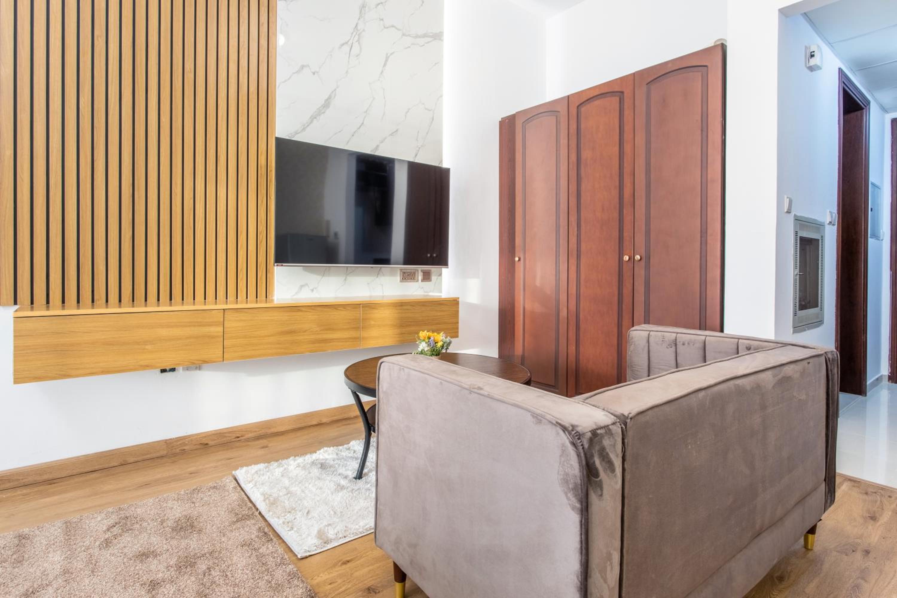 Live and experience a stunning Sea View Studio