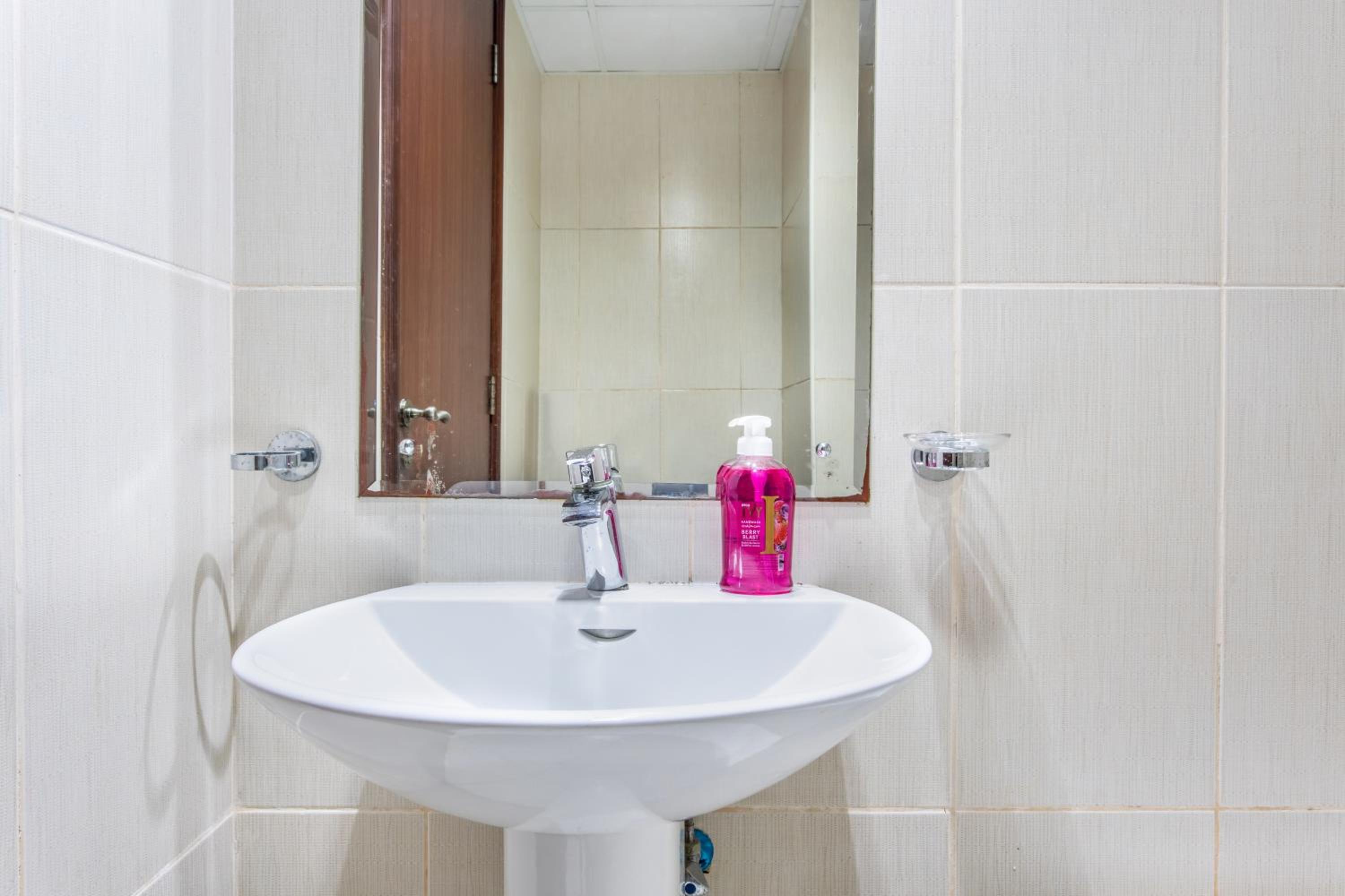 Live and experience a stunning Sea View Studio