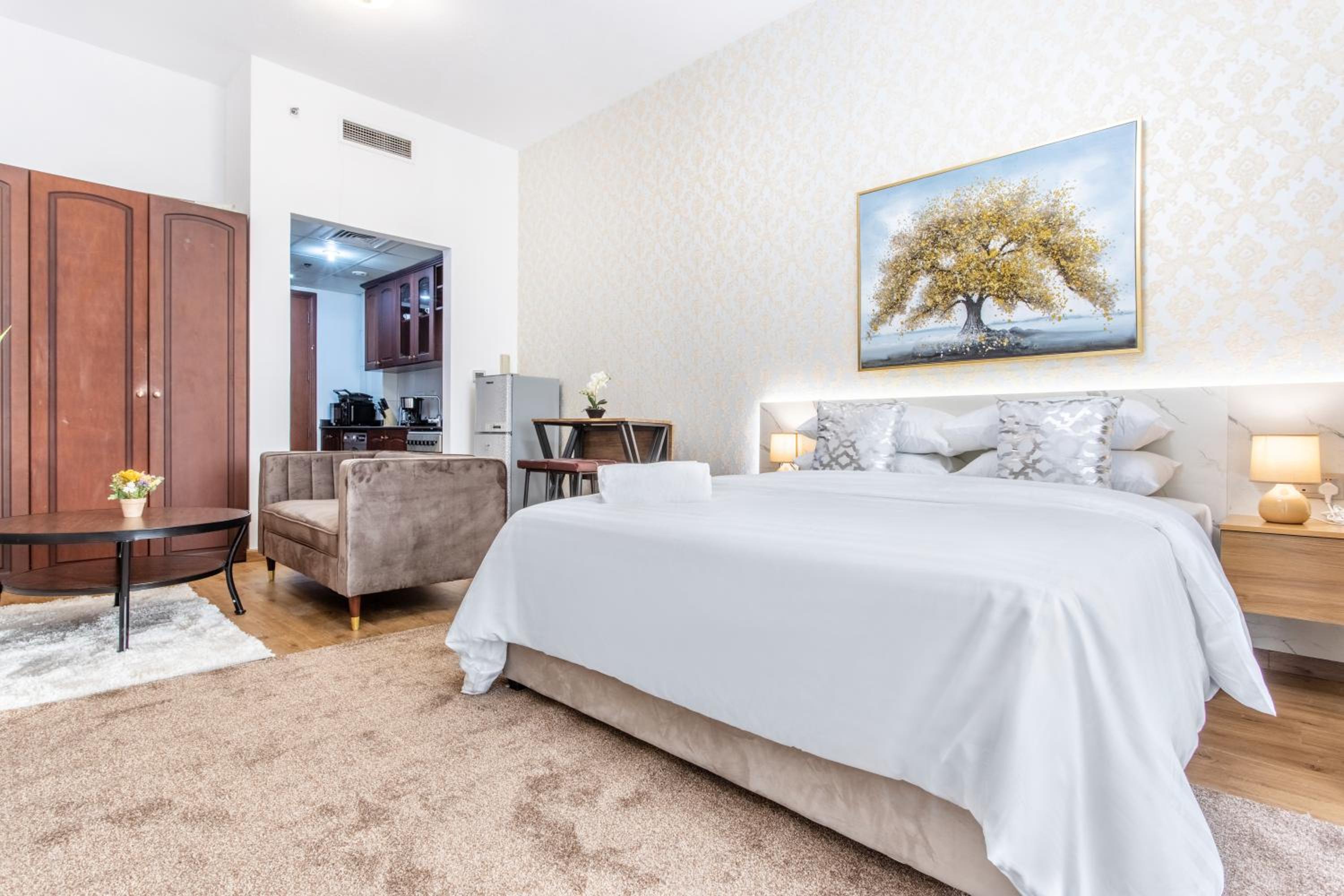 Live and experience a stunning Sea View Studio