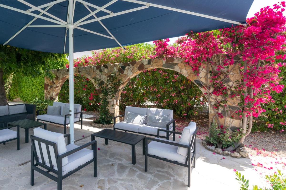 outdoor BBQ area