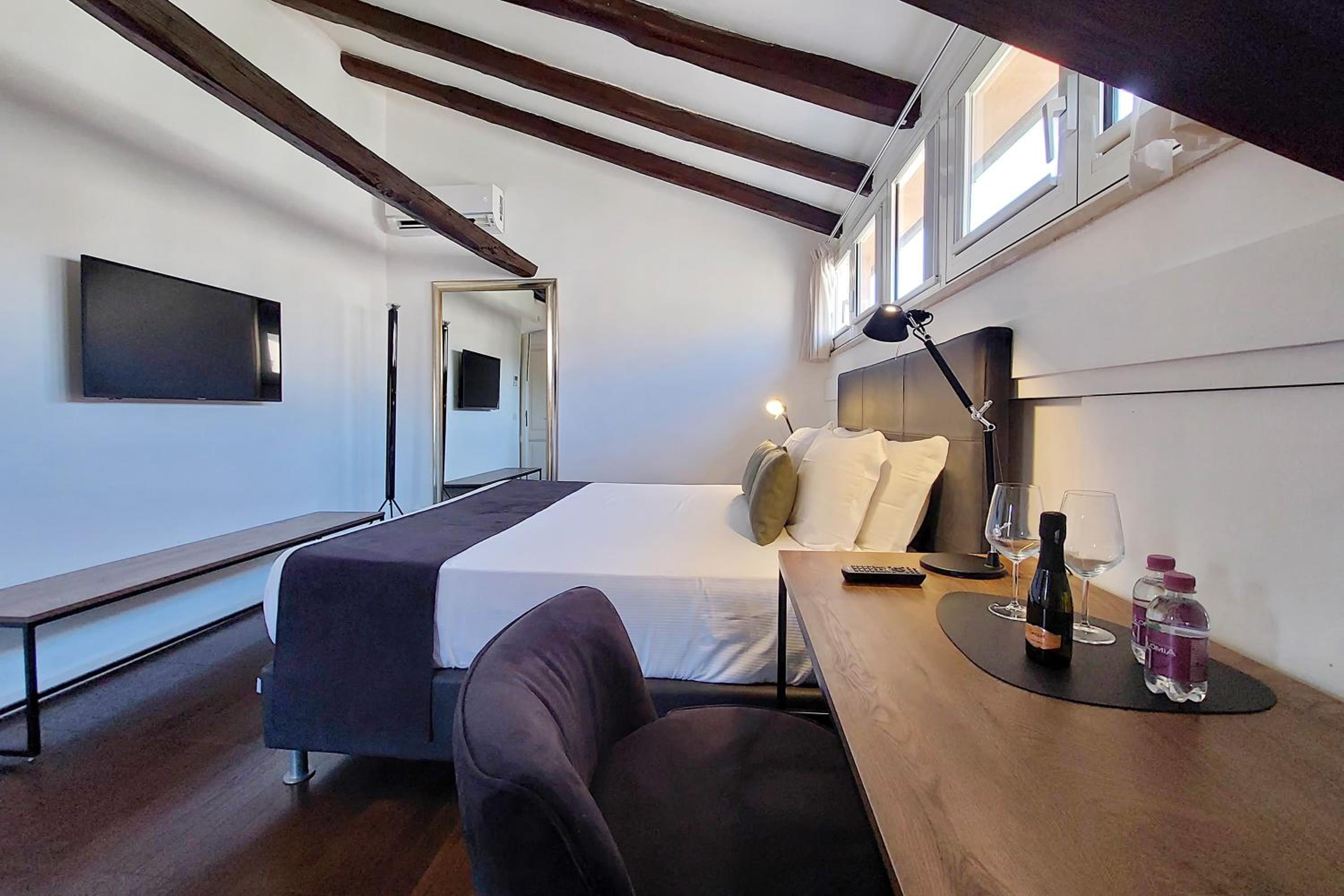 Youroom Corsini