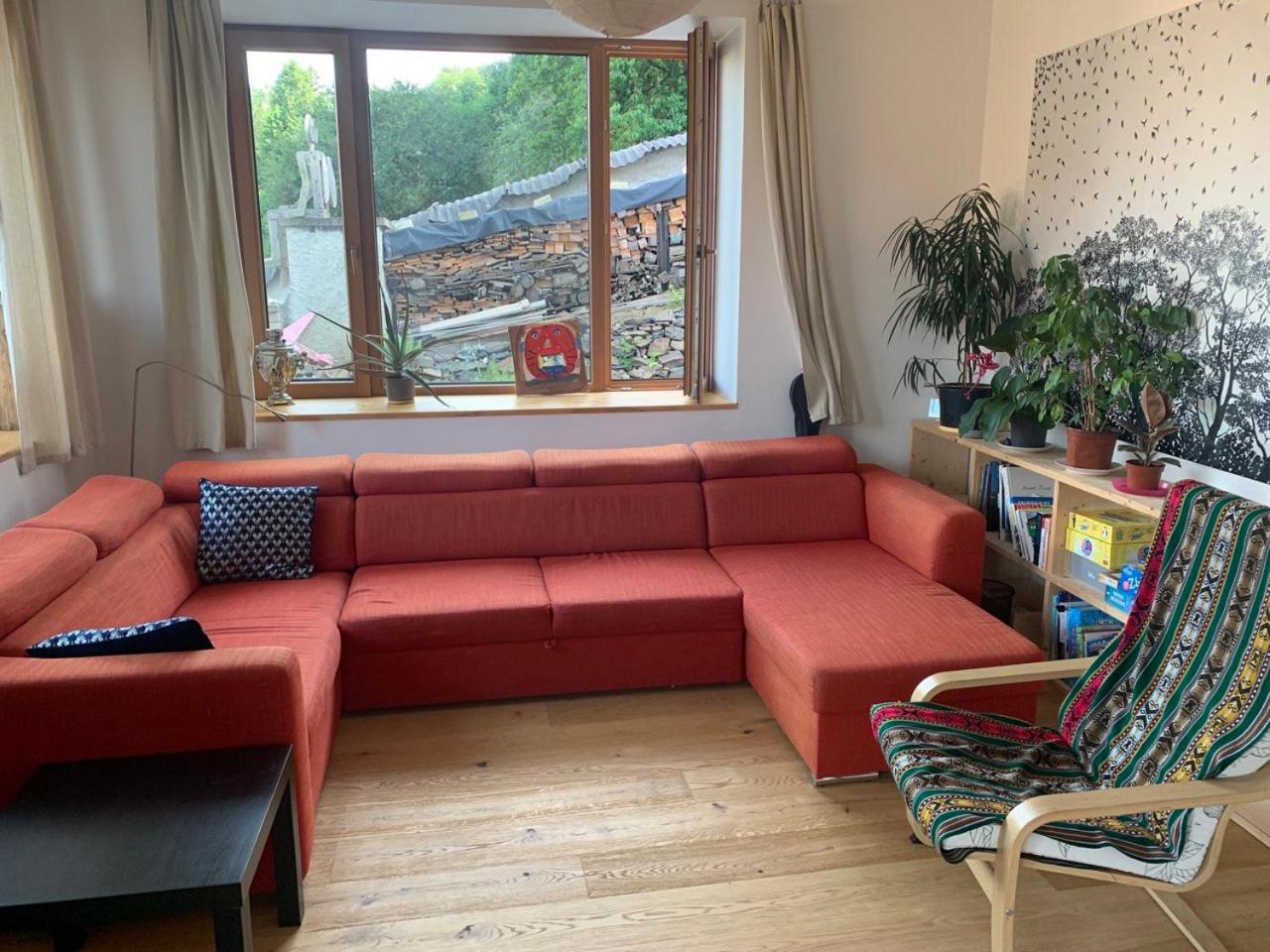 Cosy family house with garden, 12 min from the center