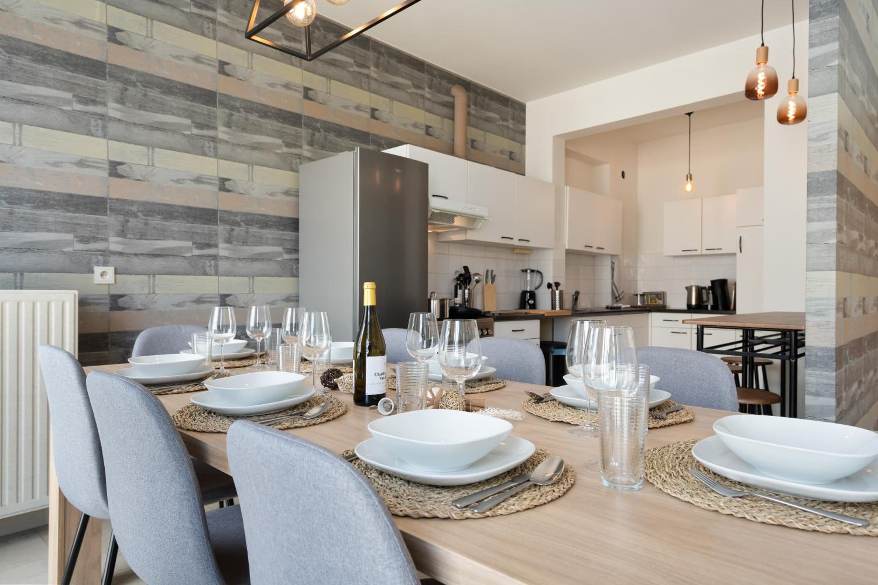 Saint Pablo Boutique Apt I 3BR, Grote Markt, City Center, Near Station view 4