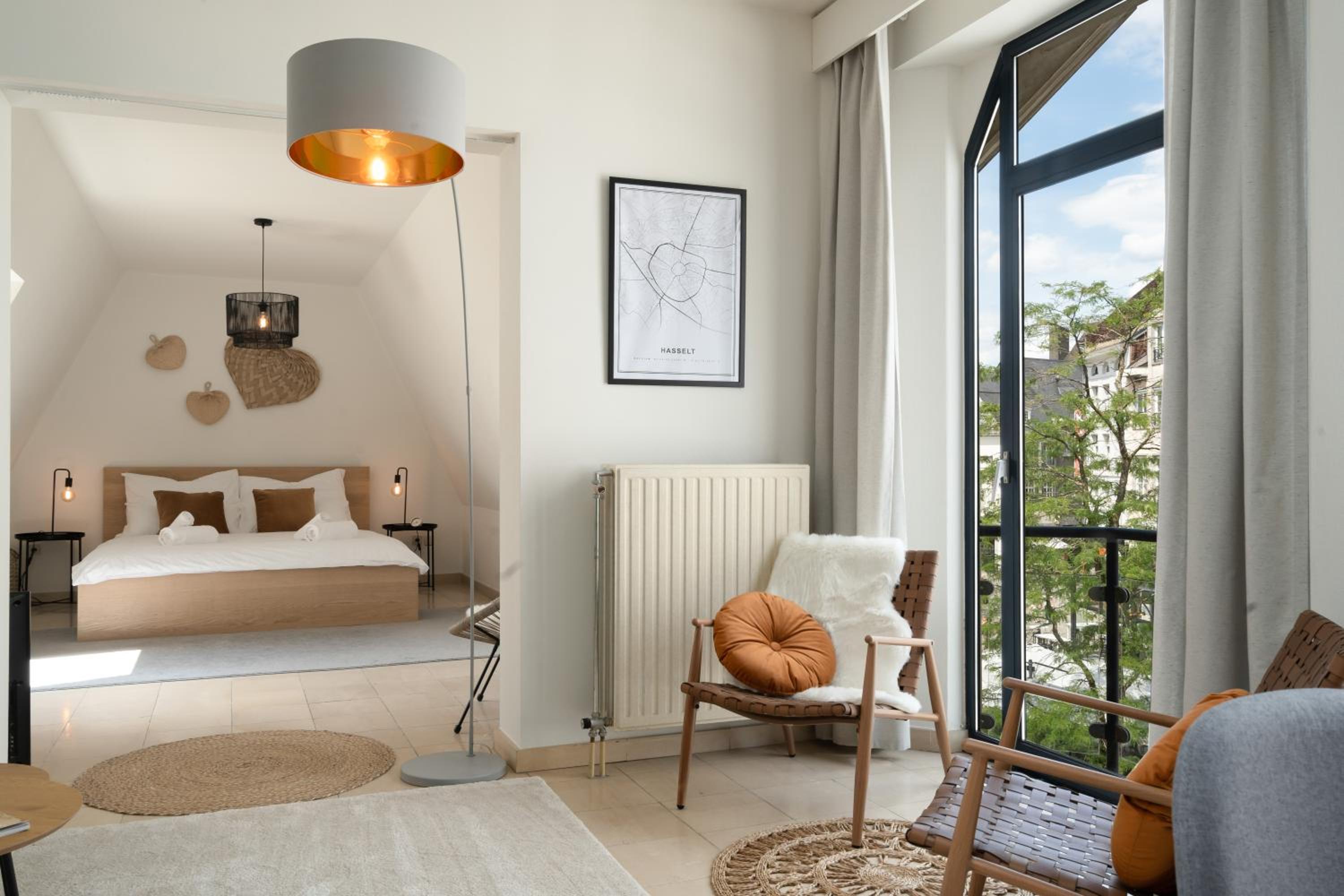 Saint Pablo Boutique Apt I 3BR, Grote Markt, City Center, Near Station view 3