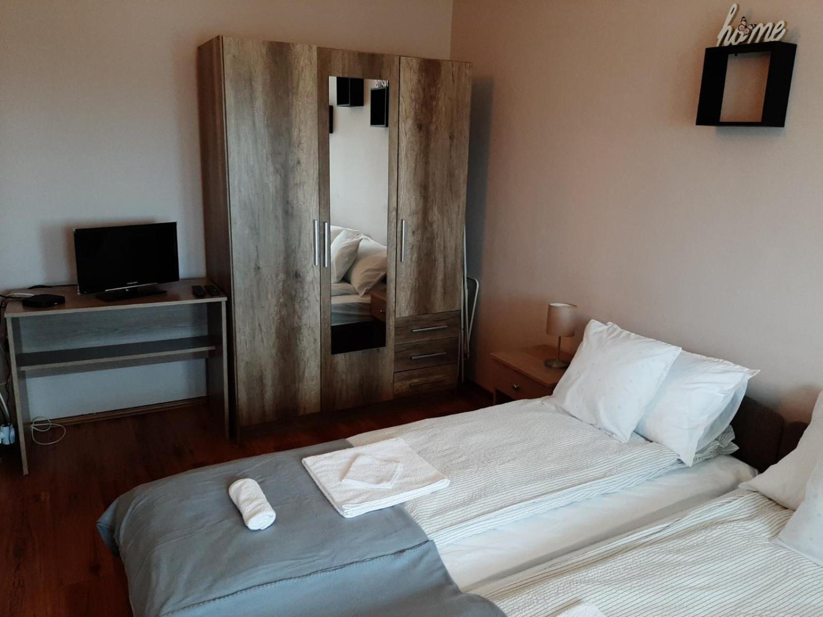Sunnyrise Apartman view 3