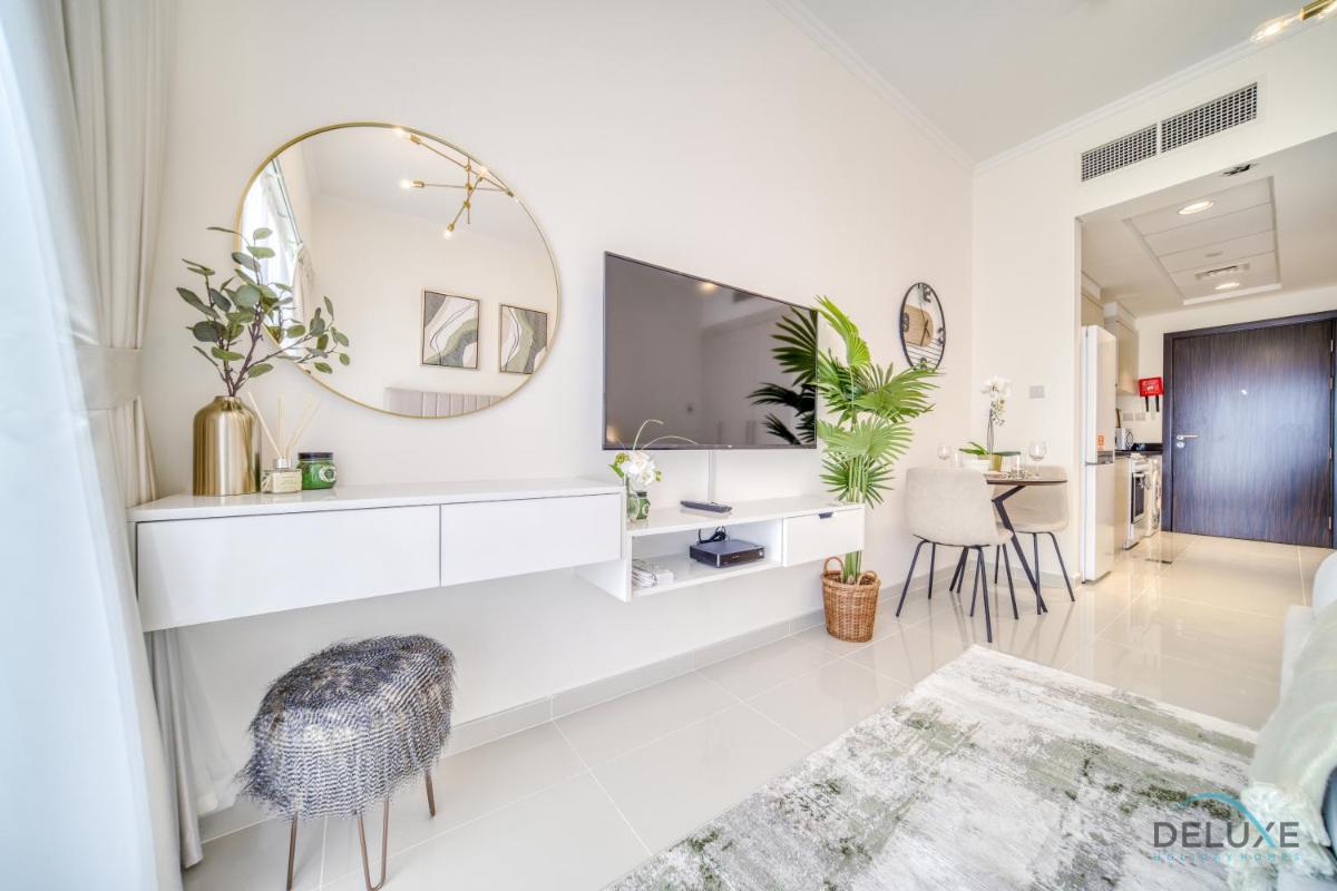 Soothing Studio at Carson A DAMAC Hills Dubailand by Deluxe Holiday Homes