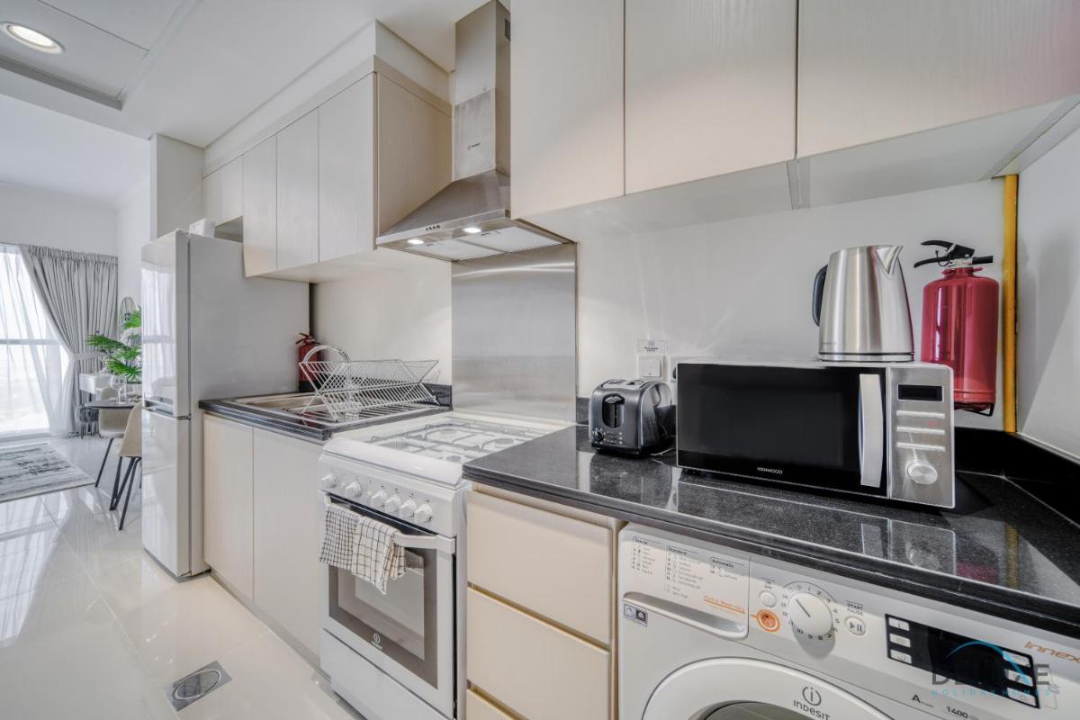 Soothing Studio at Carson A DAMAC Hills Dubailand by Deluxe Holiday Homes