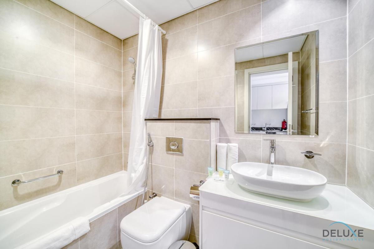 Soothing Studio at Carson A DAMAC Hills Dubailand by Deluxe Holiday Homes