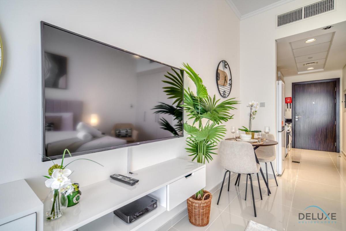 Soothing Studio at Carson A DAMAC Hills Dubailand by Deluxe Holiday Homes