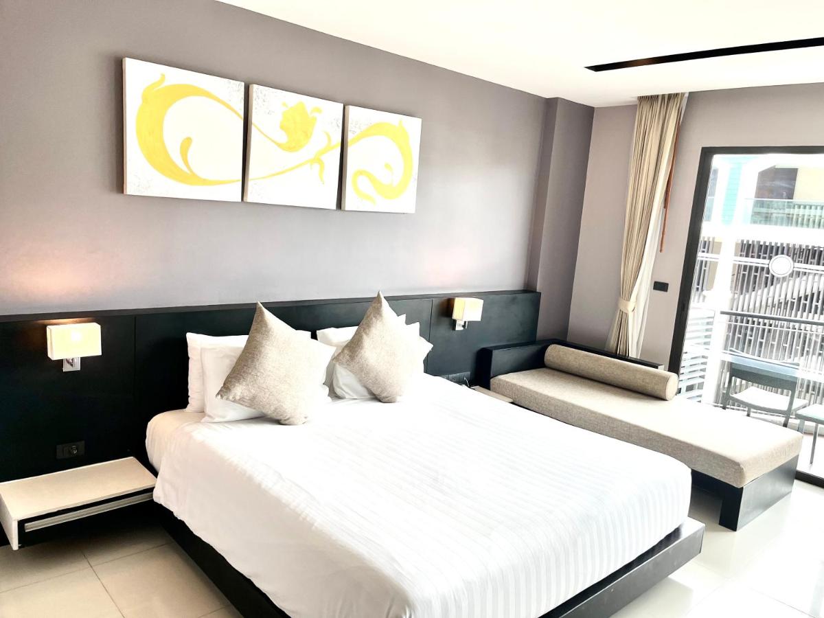 Patong Beachfront Studio 2 Mins Walk 2 Patong Beach view 3