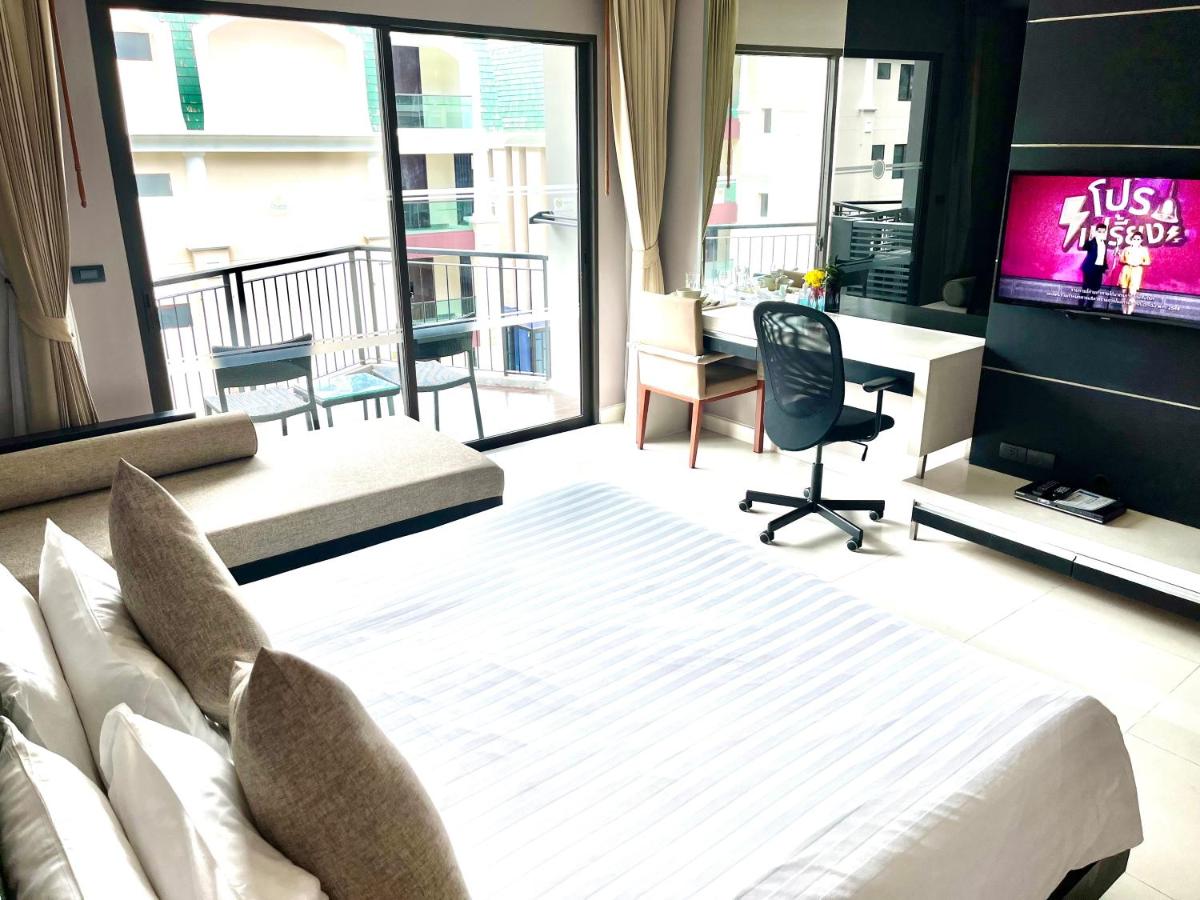 Patong Beachfront Studio 2 Mins Walk 2 Patong Beach view 5