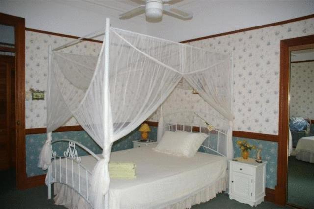 Riviera Bed & Breakfast