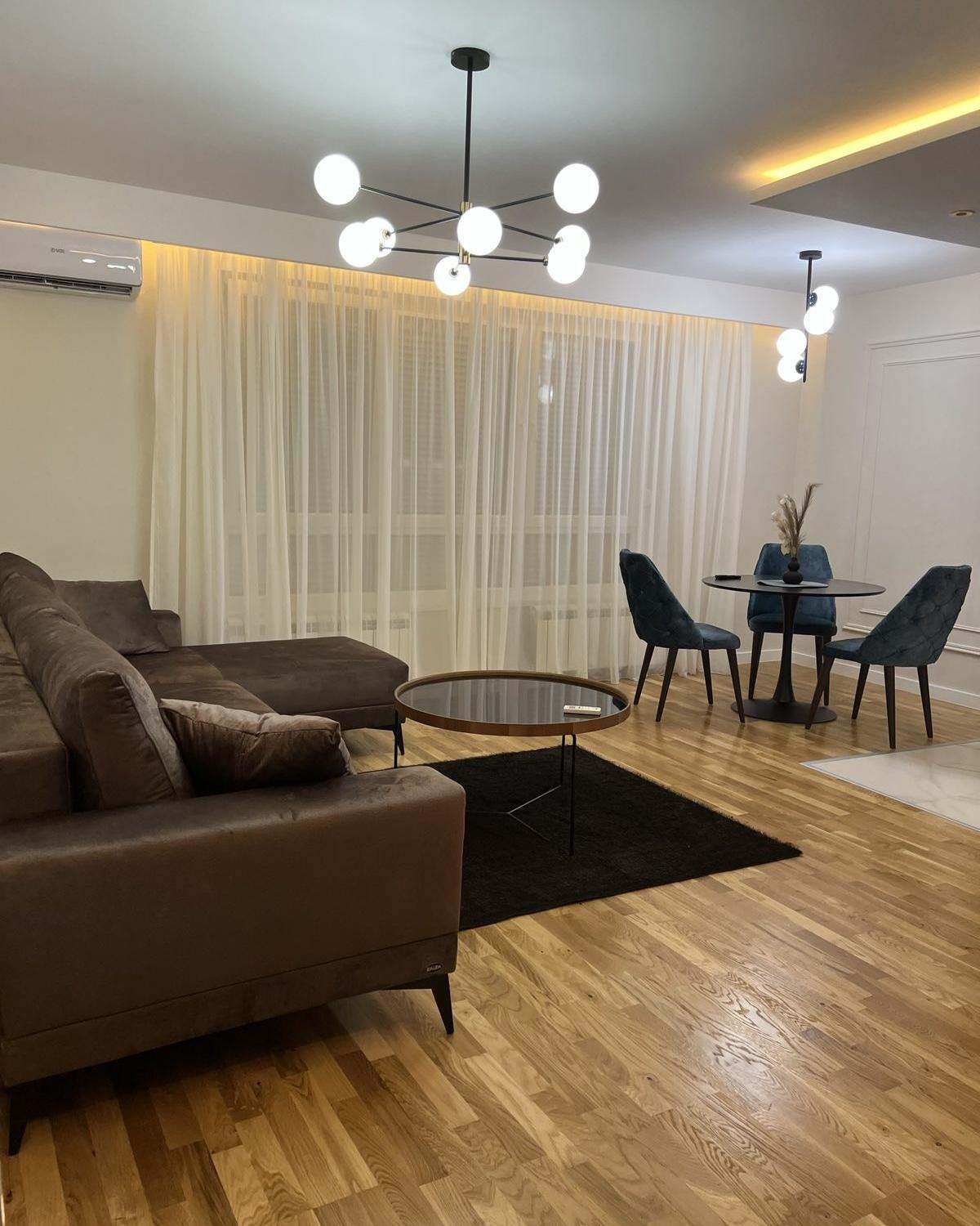 Lilly LuX Big Luxury Apartment with Free Parking and garage view 4