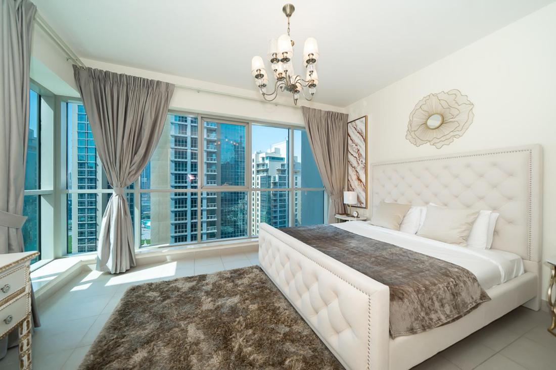 HiGuests - Dazzling Apt With Panoramic View Near Burj Khalifa