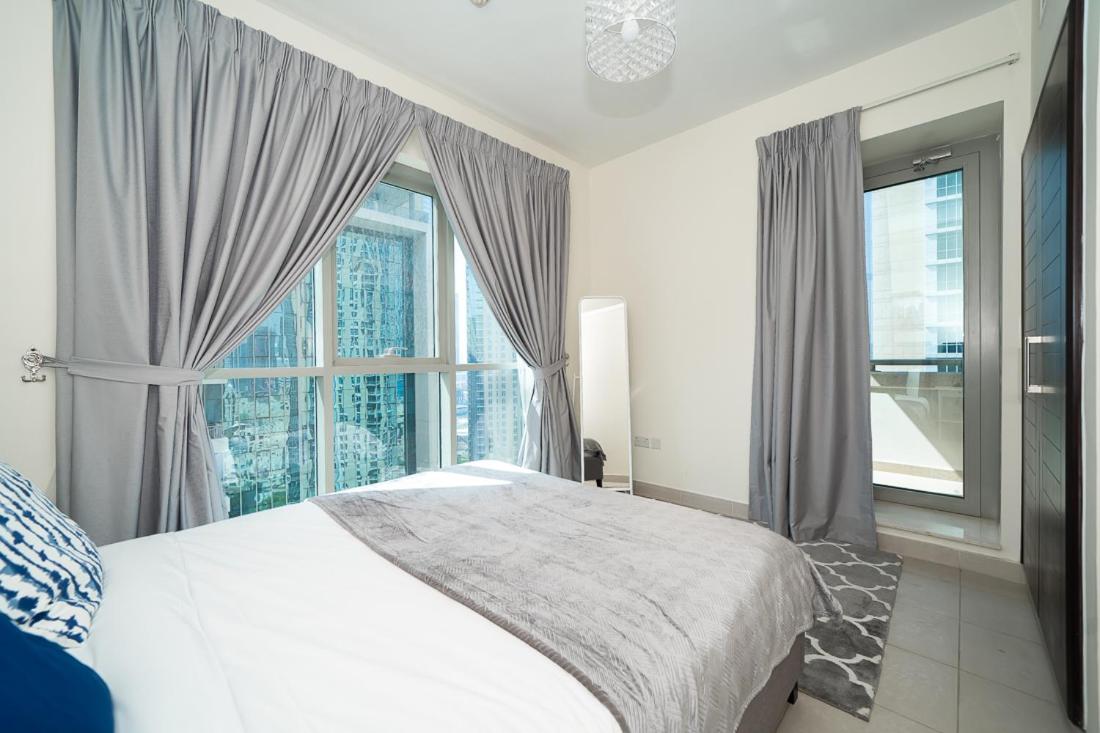 HiGuests - Dazzling Apt With Panoramic View Near Burj Khalifa