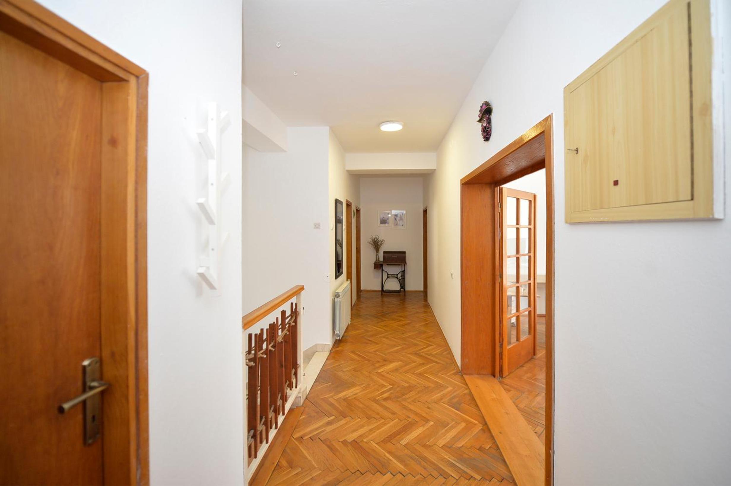 Seafront Apartments House 44 Private Balcony Old Town View