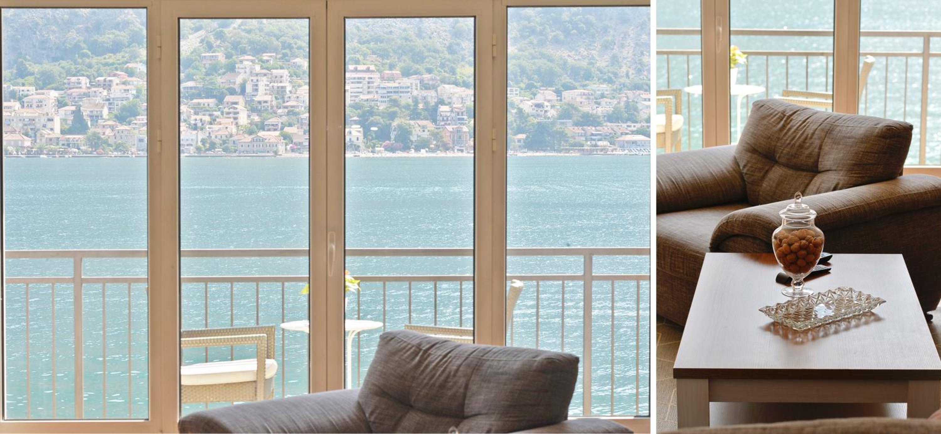 Seafront Apartments House 44 Private Balcony Old Town View