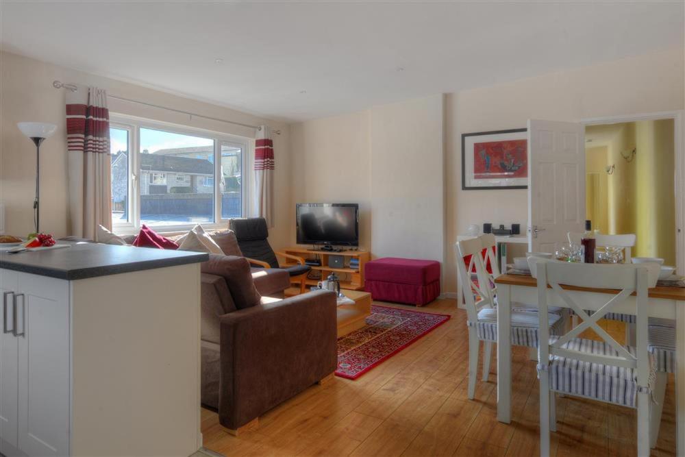 2 Mill Green Court view 5