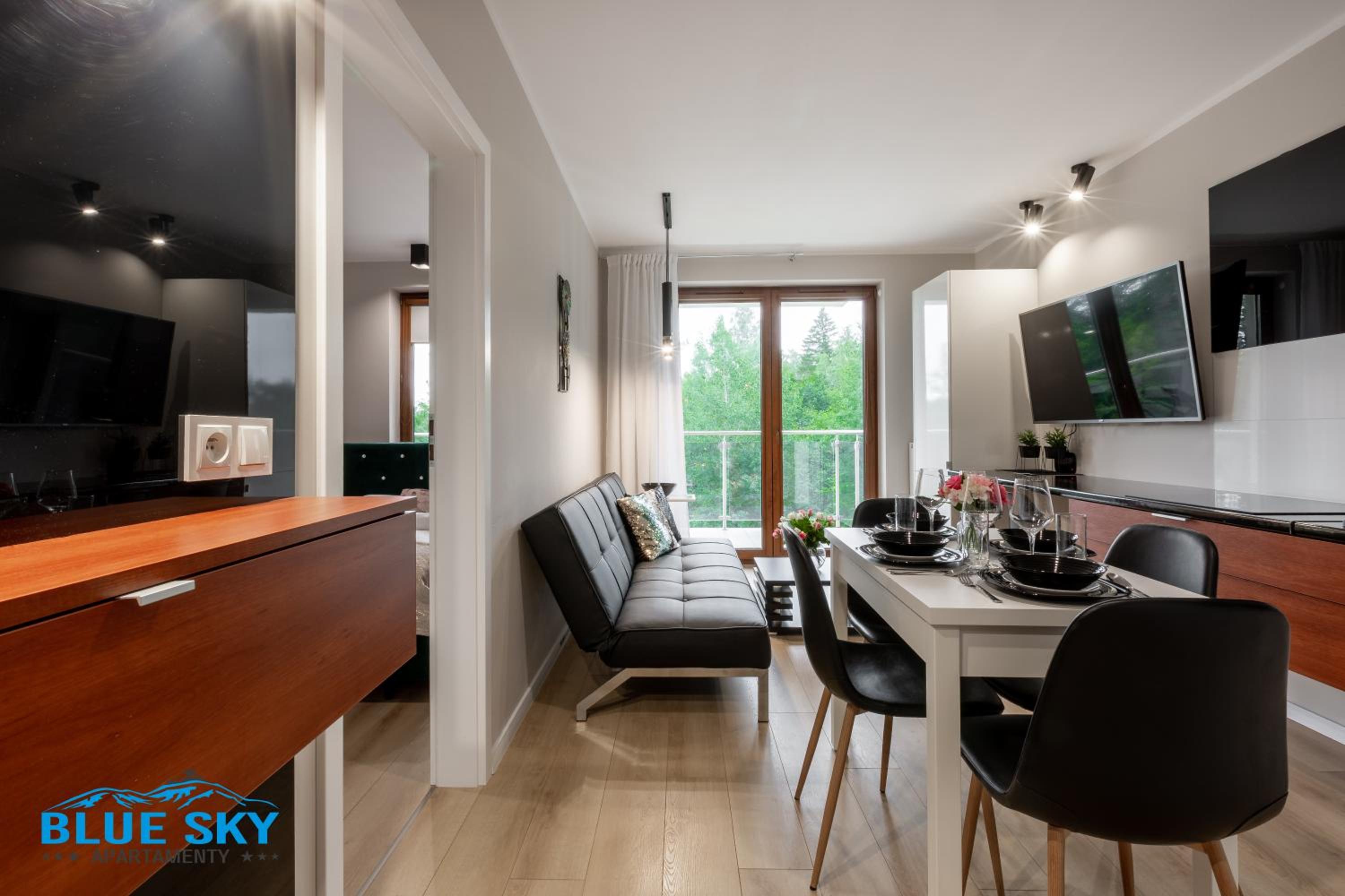 Apartamenty BlueSky-Ogrodnicza - nowoczesne apartamenty z balkonem i widokiem na góry, blisko centrum Karpacza, stoków narciarskich i atrakcji view 4