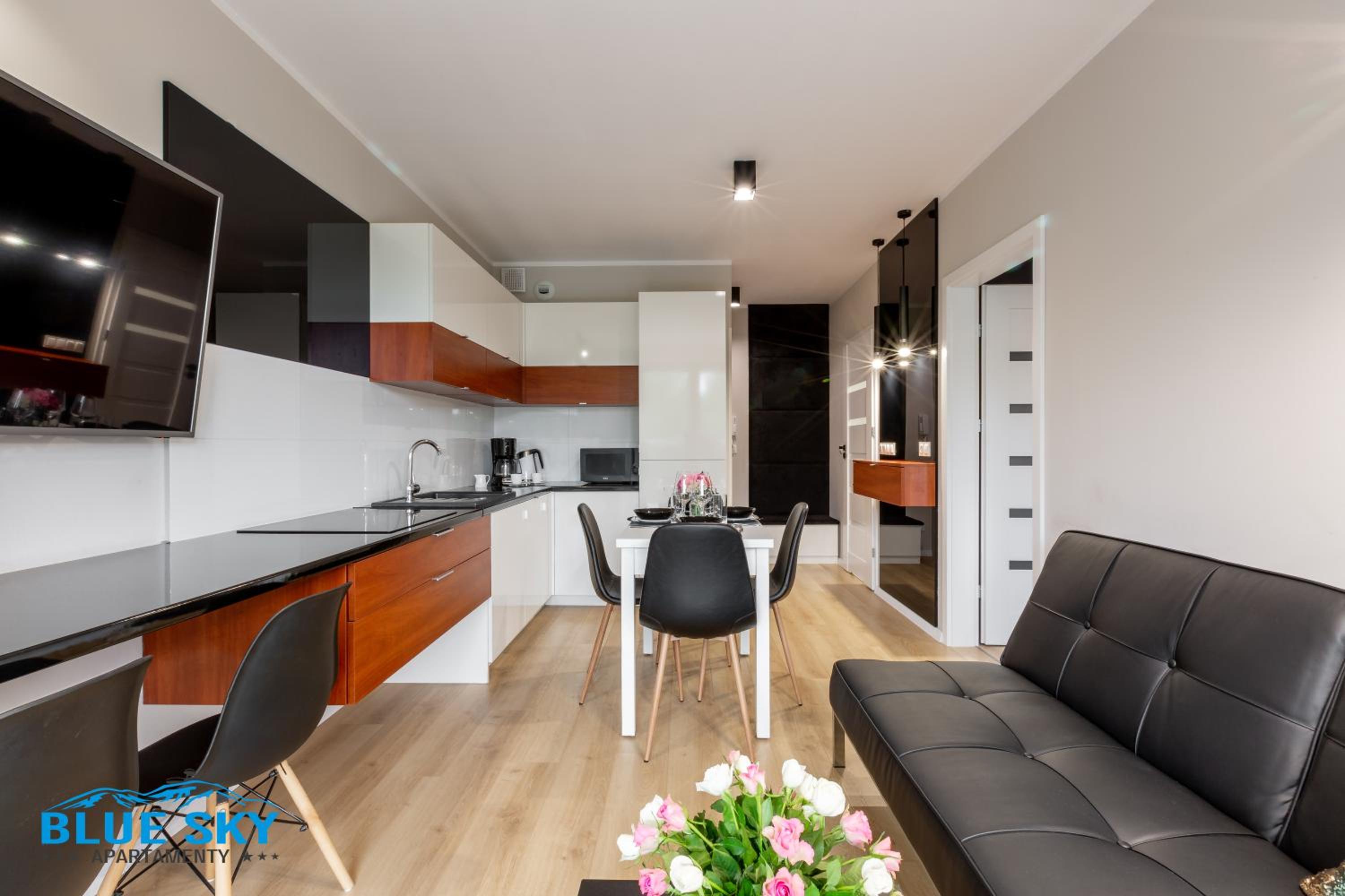 Apartamenty BlueSky-Ogrodnicza - nowoczesne apartamenty z balkonem i widokiem na góry, blisko centrum Karpacza, stoków narciarskich i atrakcji view 3