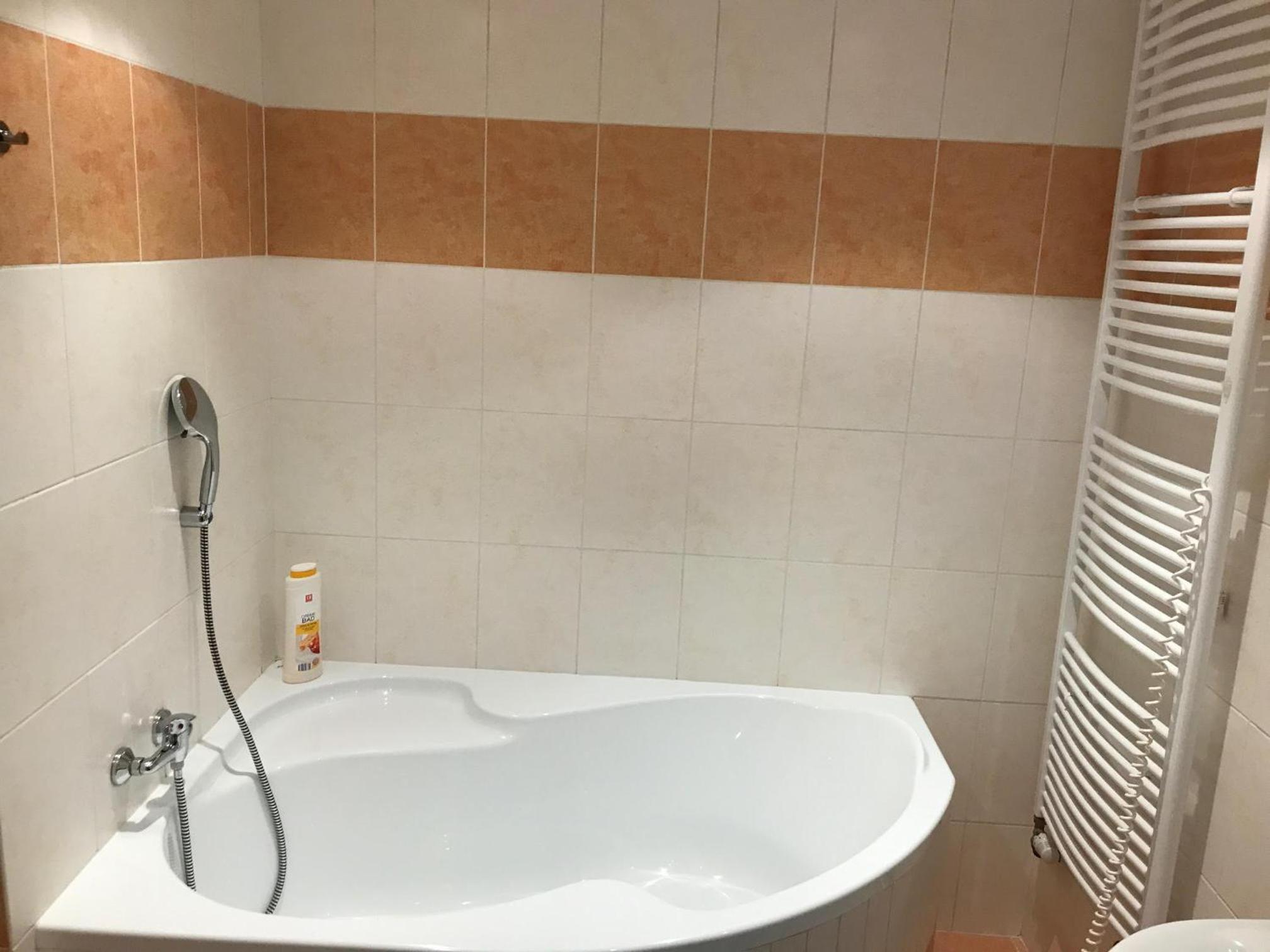 3 Bed Flat - Sleeps 20 - Smoking room - Wifi