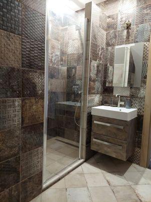 Dr Becsey Luxury Apartman -privát medence ,jakuzzi,szauna
