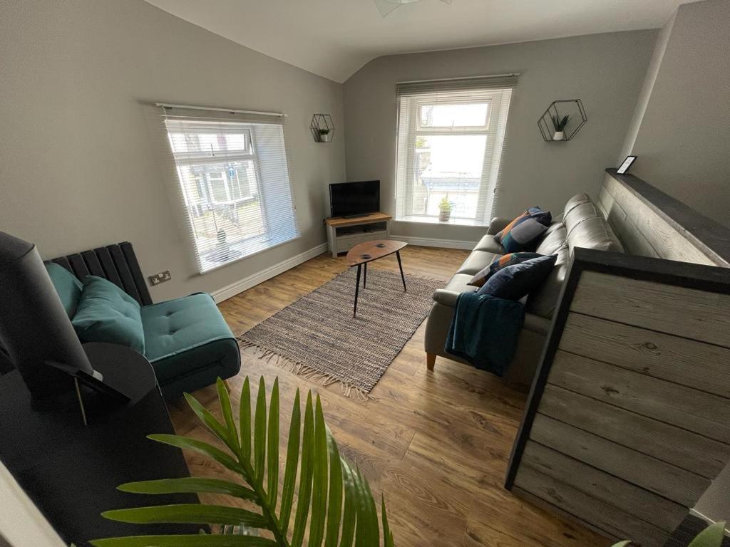 Stunning 1 bedroom Flat in The Mumbles view 3